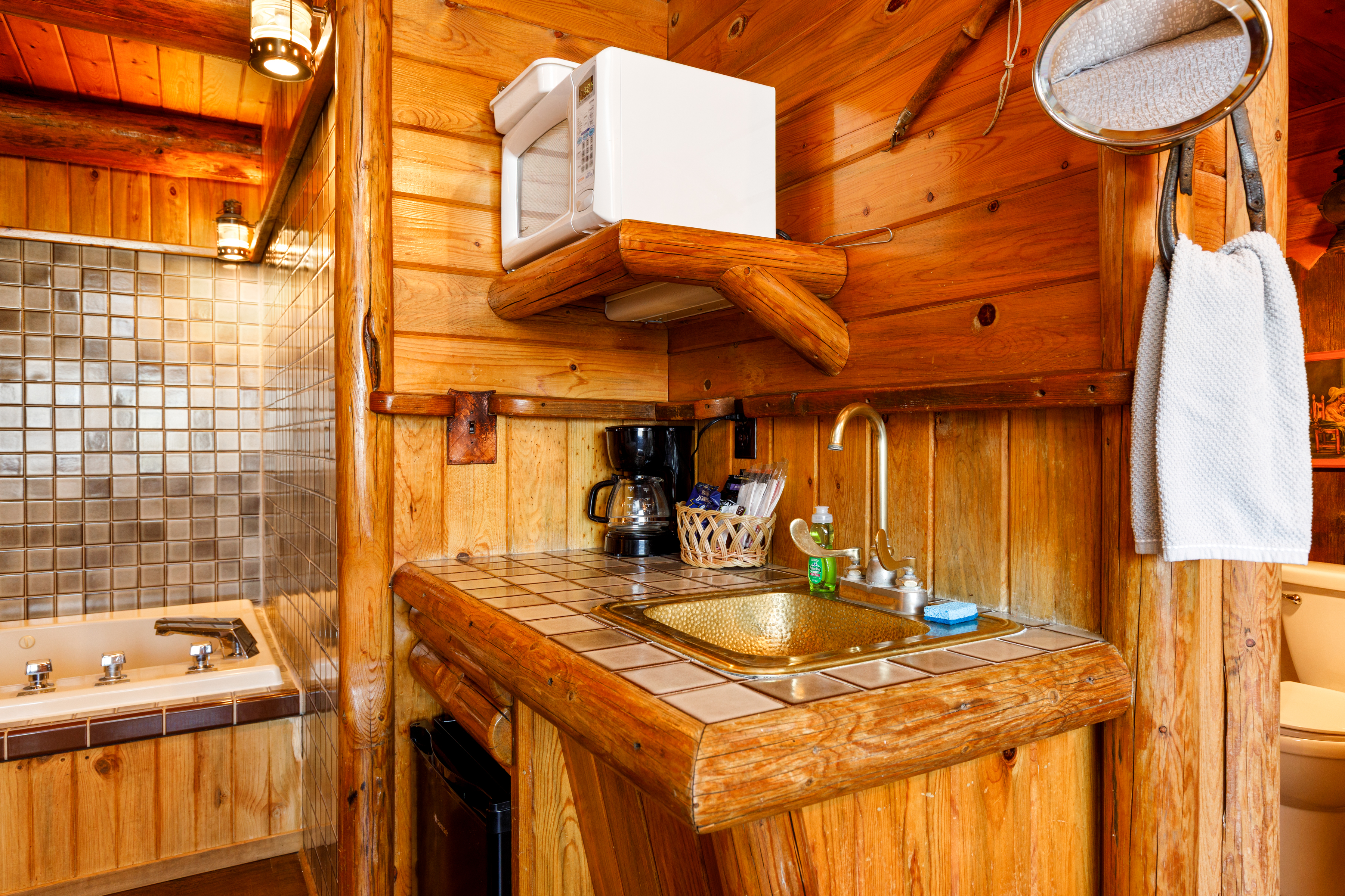 Guest room at the Soap Lake Resort, a Dazzler Select by Wyndham in Soap Lake, Washington