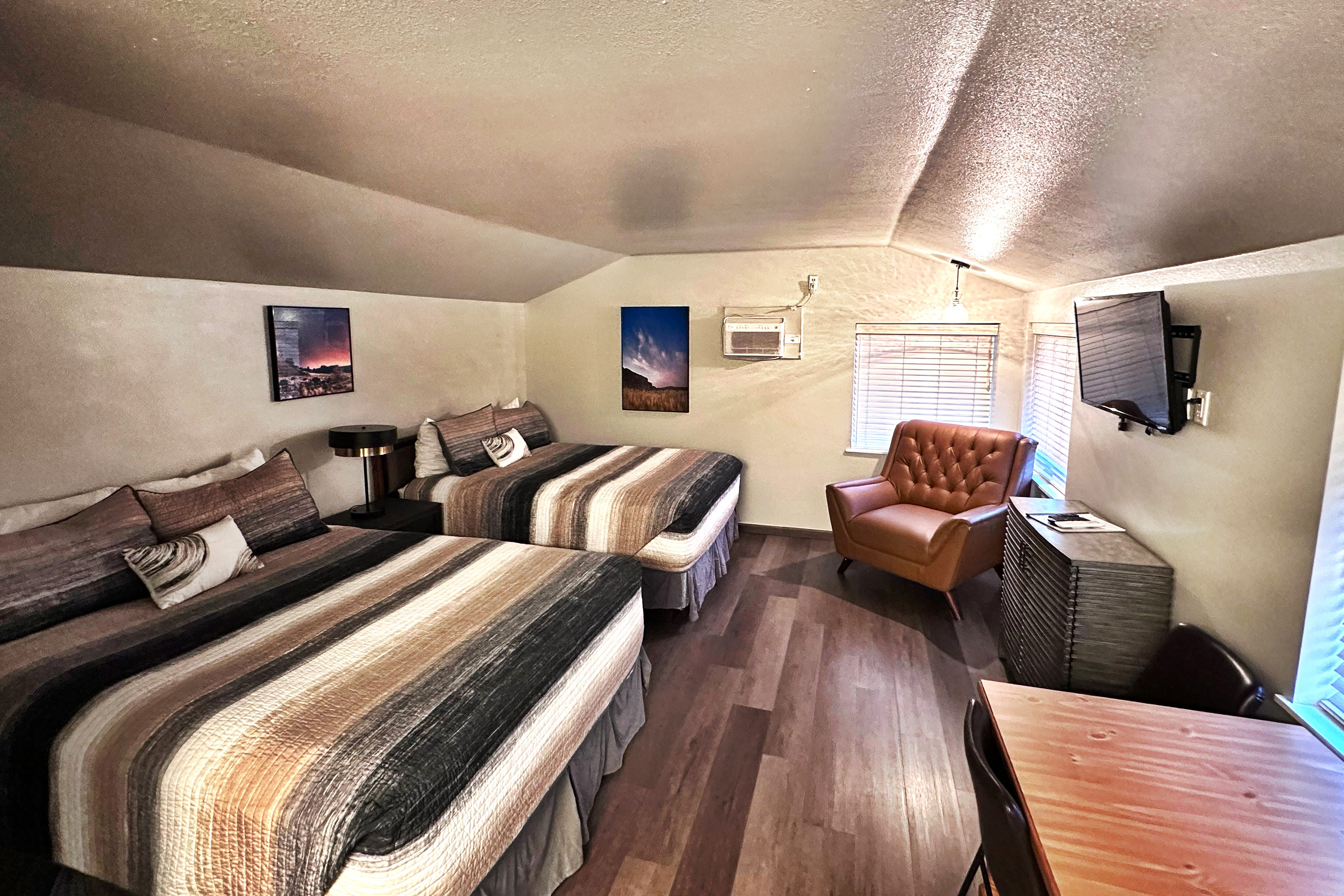 Guest room at the Soap Lake Resort, a Dazzler Select by Wyndham in Soap Lake, Washington