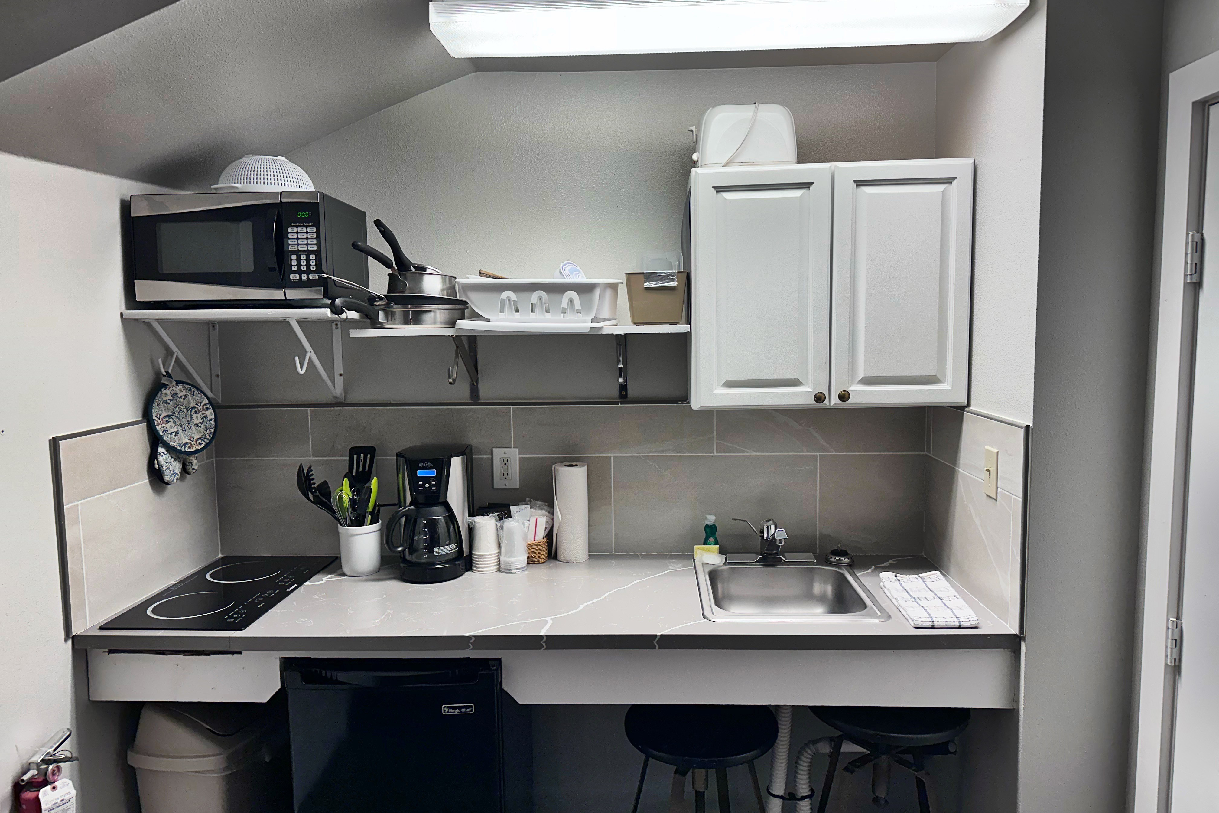 Guest room at the Soap Lake Resort, a Dazzler Select by Wyndham in Soap Lake, Washington