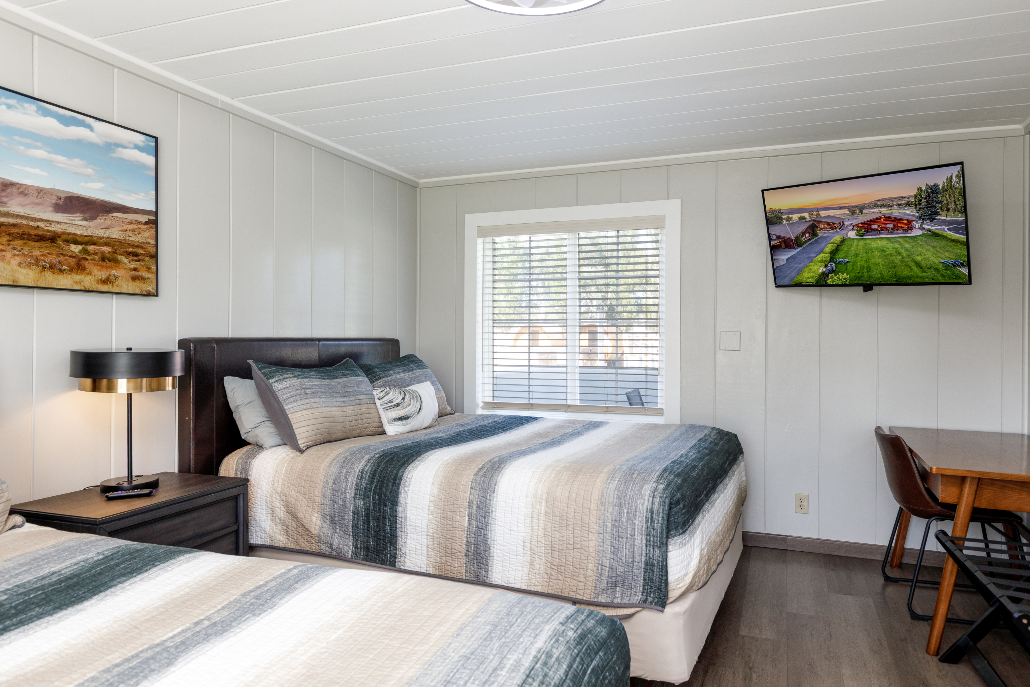 Guest room at the Soap Lake Resort, a Dazzler Select by Wyndham in Soap Lake, Washington