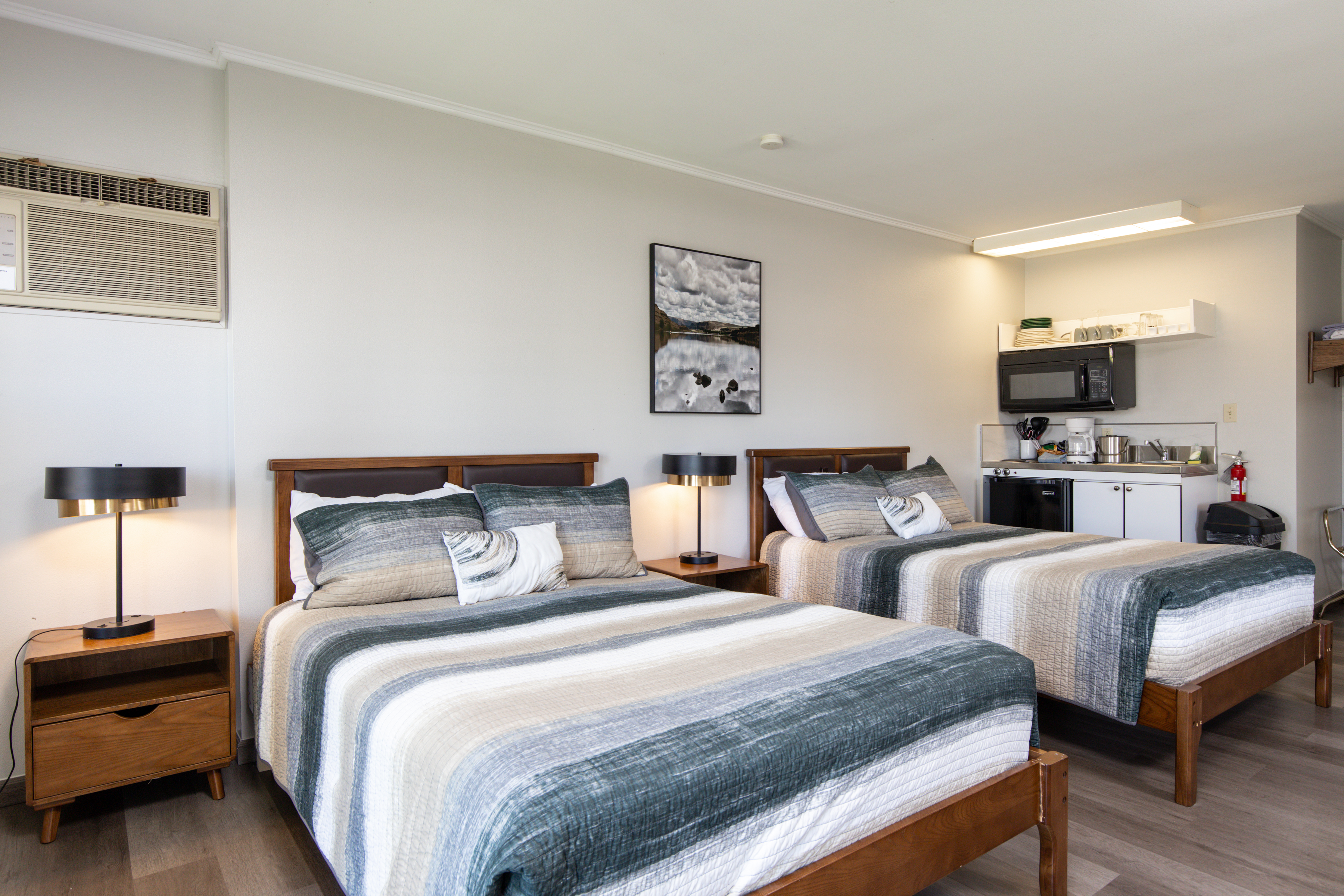 Guest room at the Soap Lake Resort, a Dazzler Select by Wyndham in Soap Lake, Washington