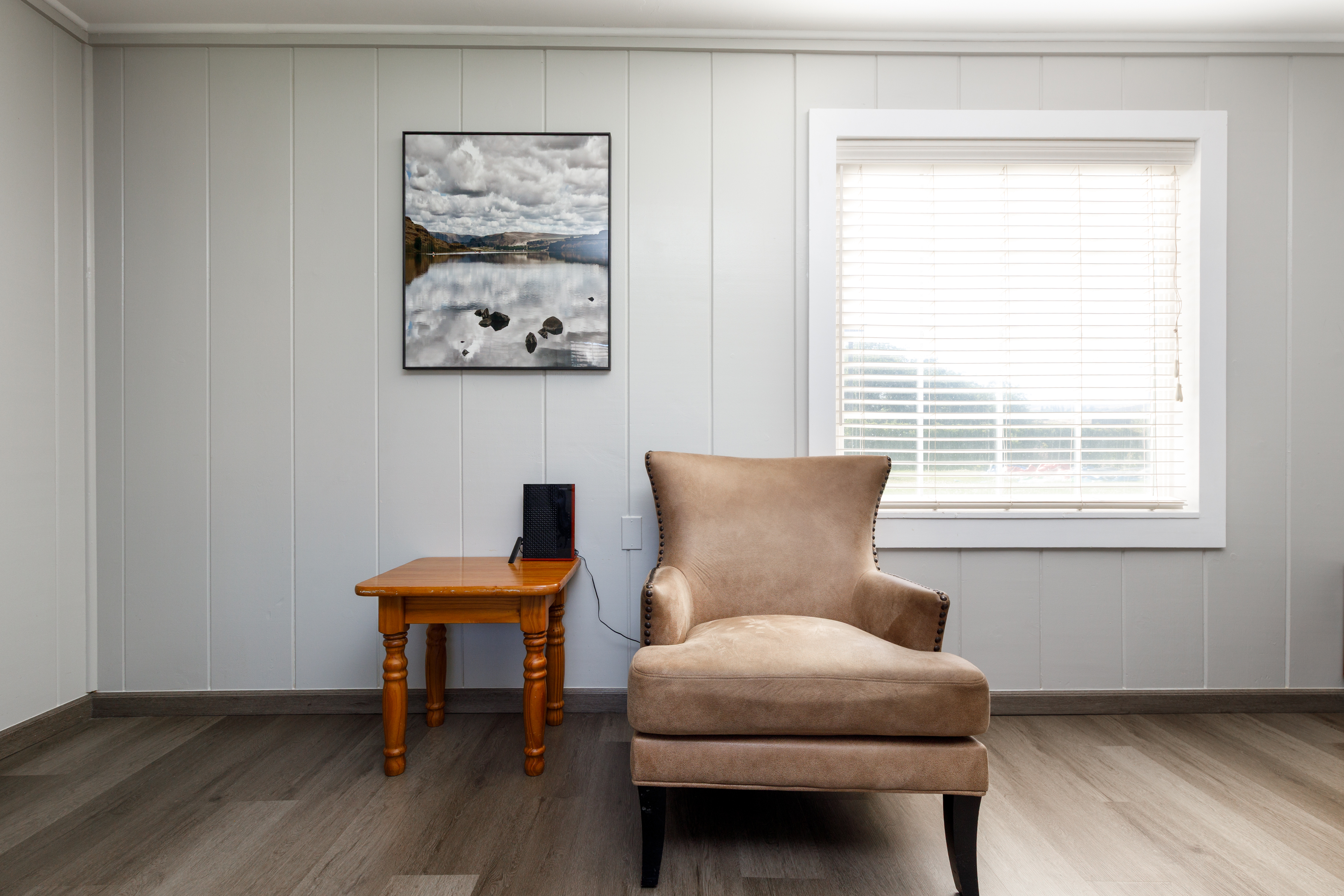Guest room at the Soap Lake Resort, a Dazzler Select by Wyndham in Soap Lake, Washington