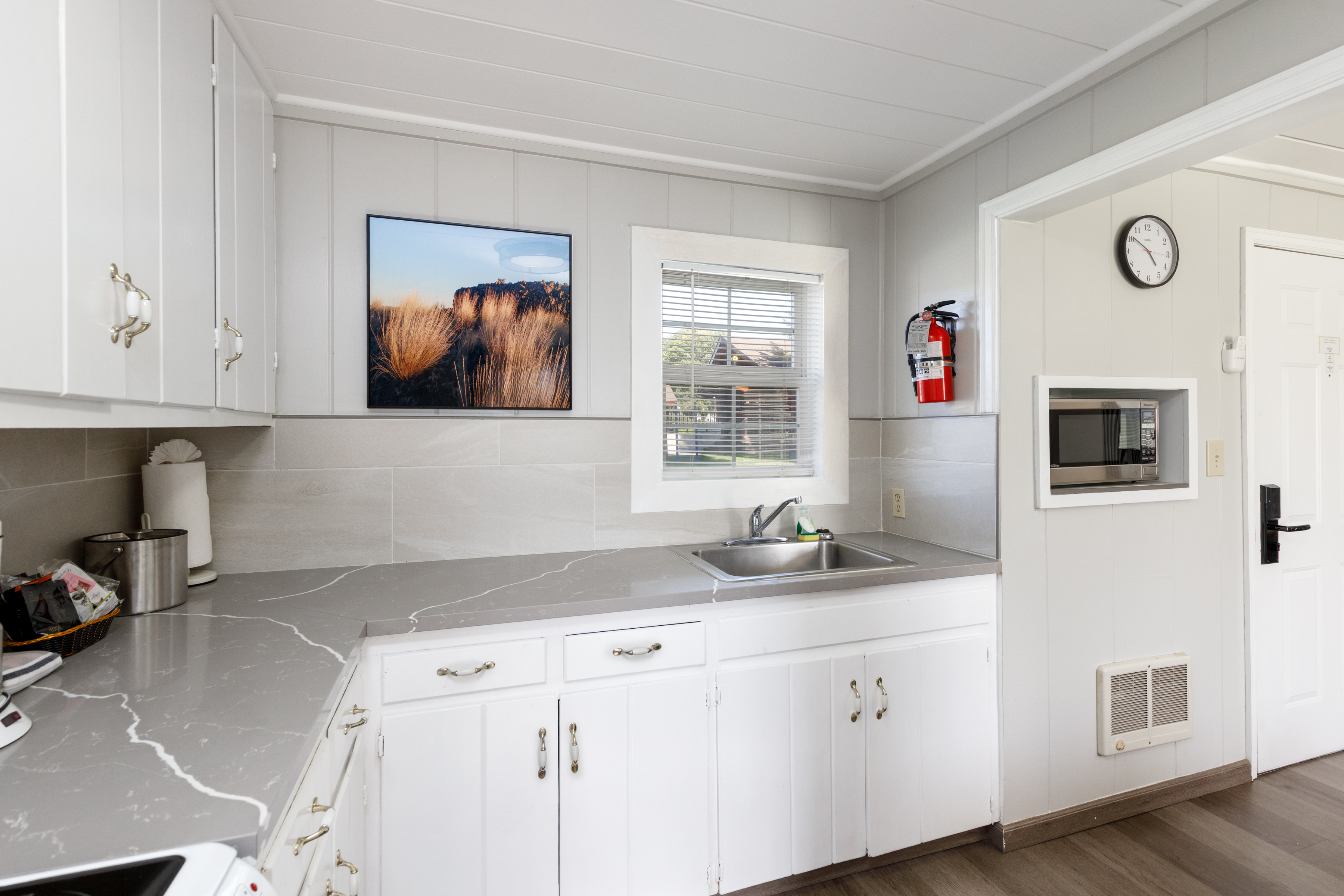 Guest room at the Soap Lake Resort, a Dazzler Select by Wyndham in Soap Lake, Washington