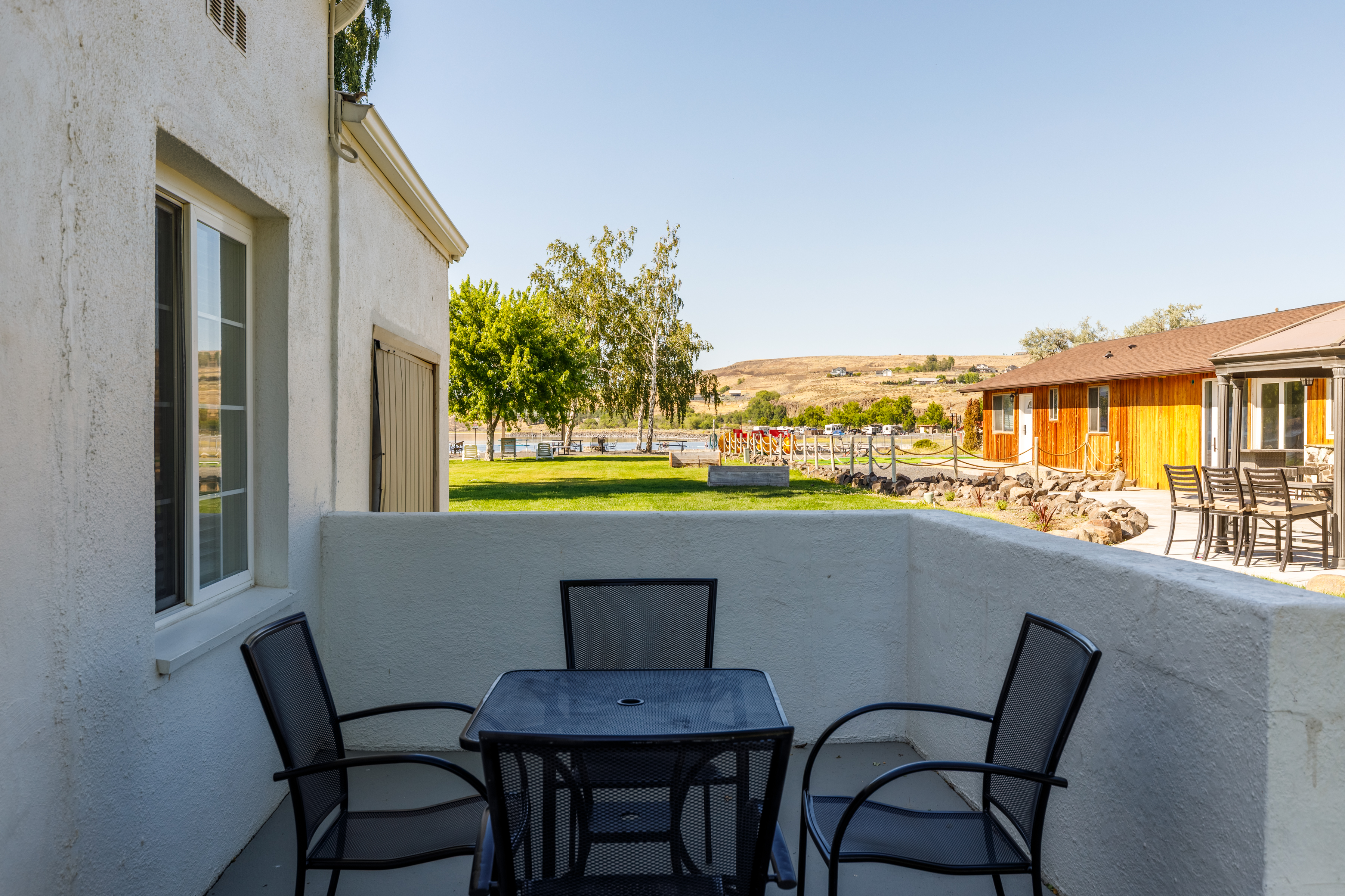 Guest room at the Soap Lake Resort, a Dazzler Select by Wyndham in Soap Lake, Washington