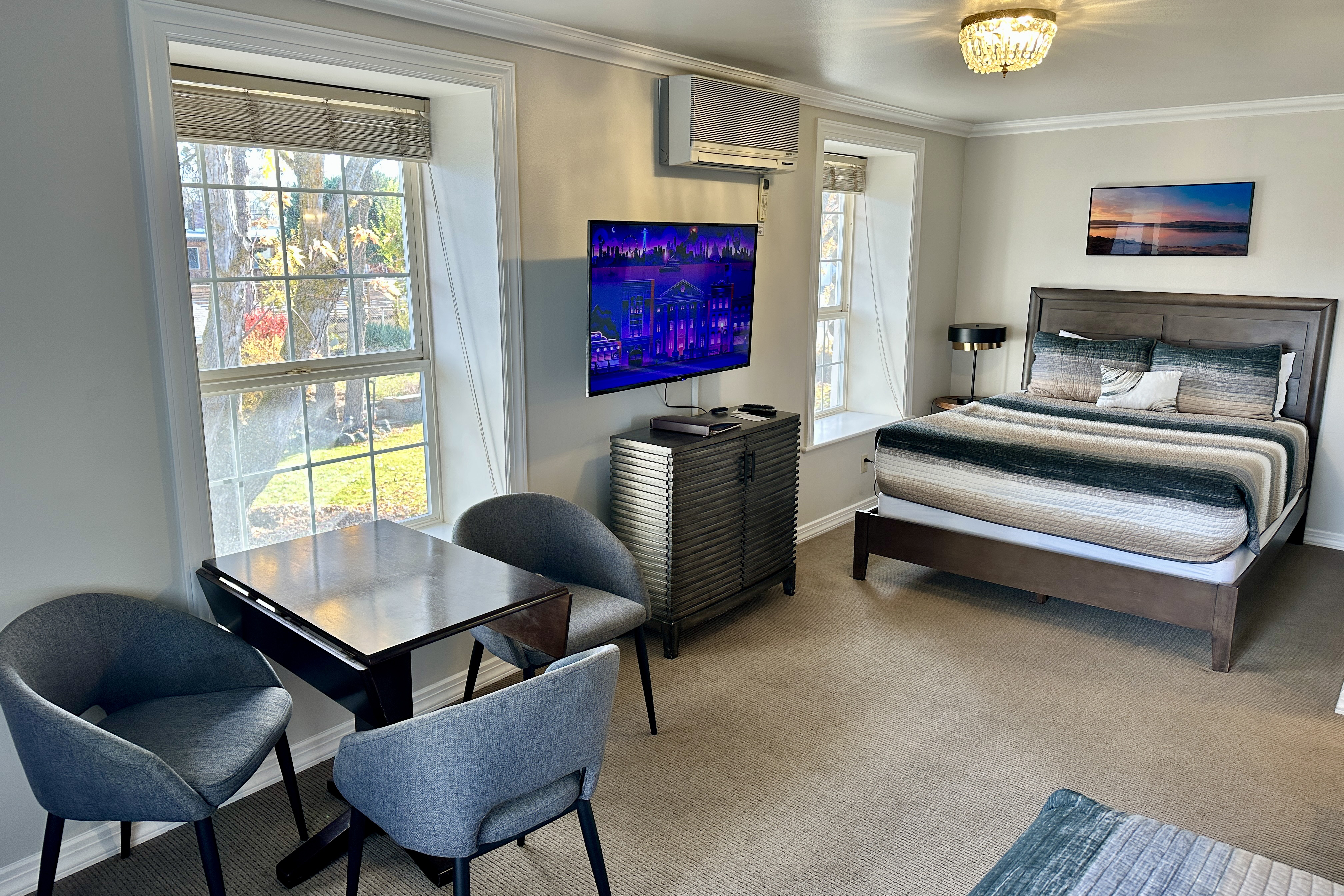 Guest room at the Soap Lake Resort, a Dazzler Select by Wyndham in Soap Lake, Washington