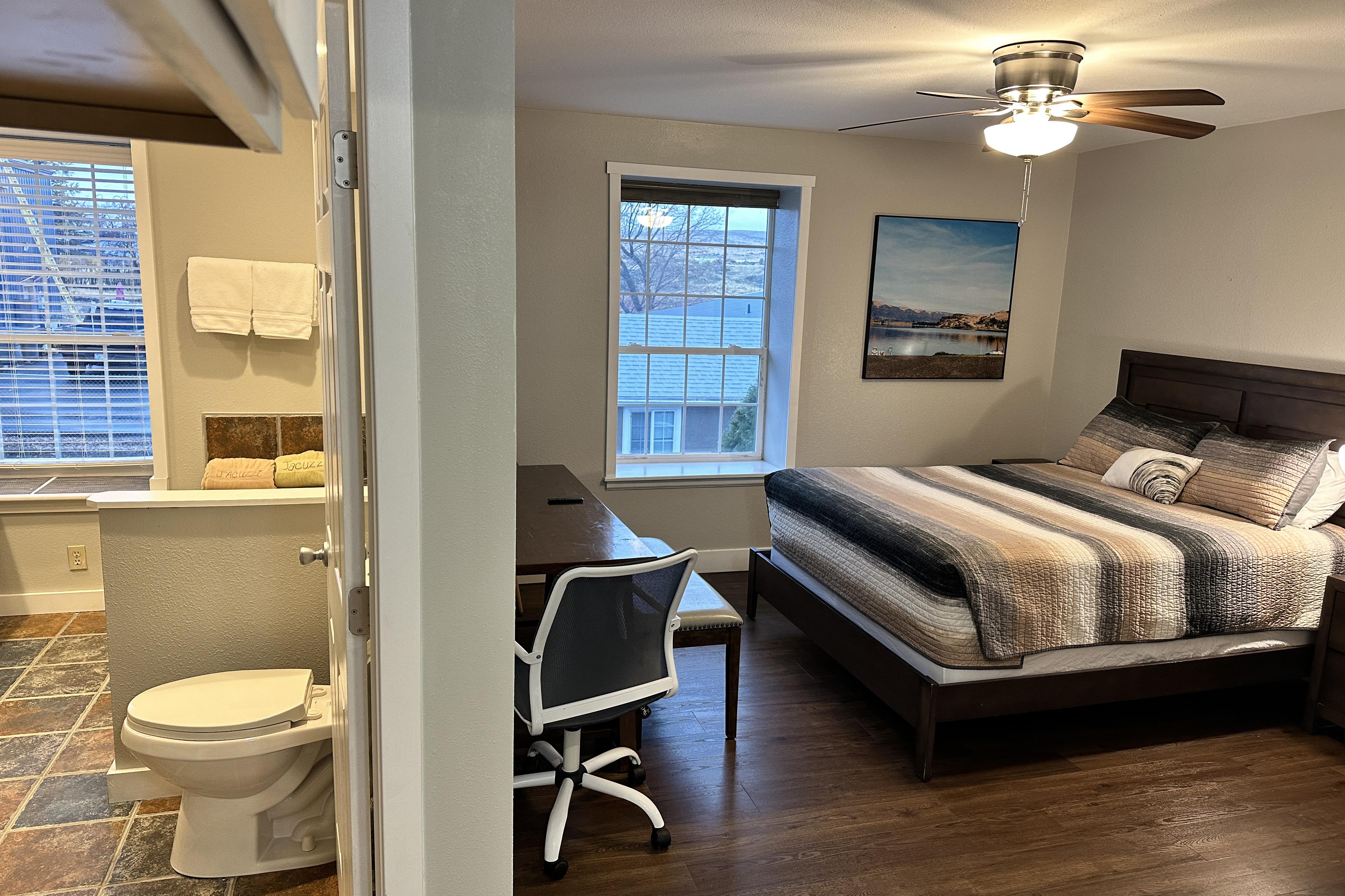 Guest room at the Soap Lake Resort, a Dazzler Select by Wyndham in Soap Lake, Washington