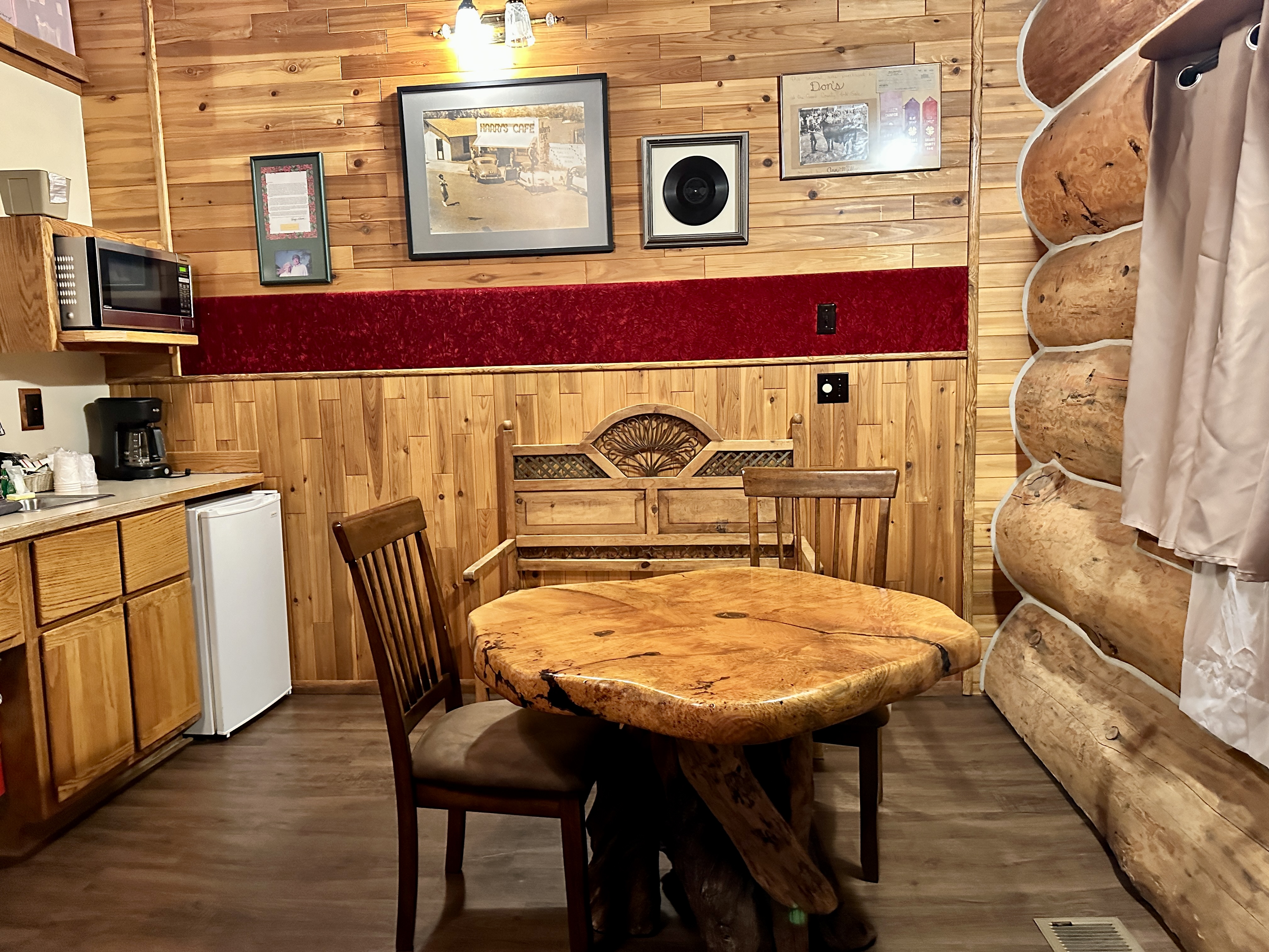 Guest room at the Soap Lake Resort, a Dazzler Select by Wyndham in Soap Lake, Washington