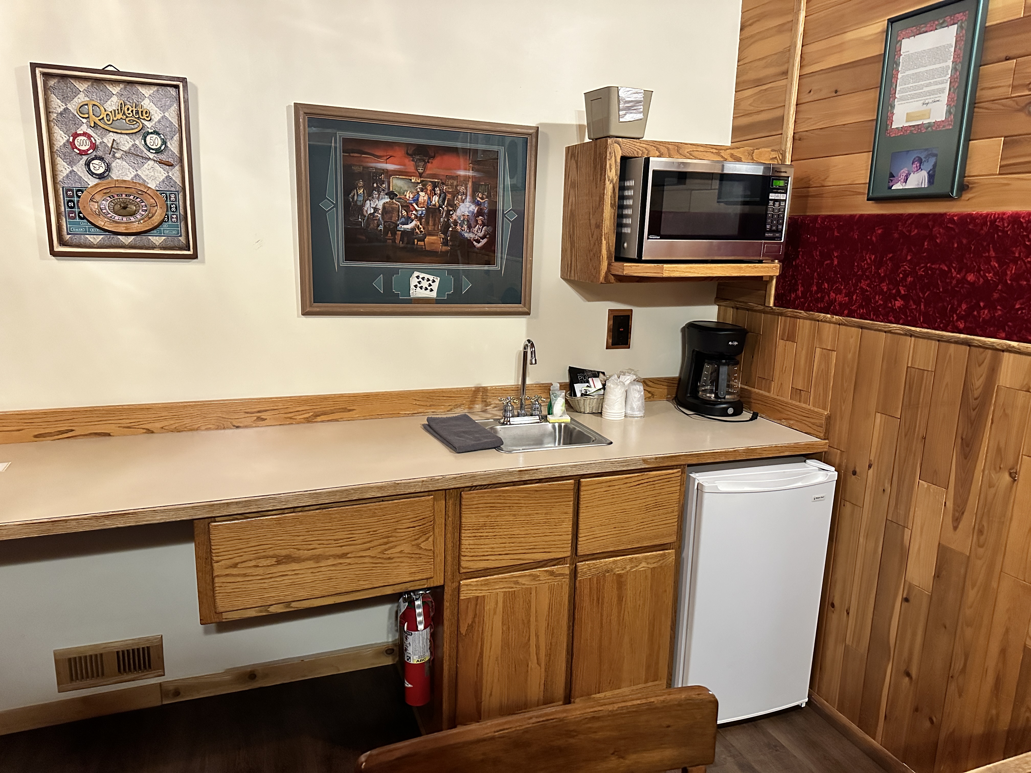 Guest room at the Soap Lake Resort, a Dazzler Select by Wyndham in Soap Lake, Washington