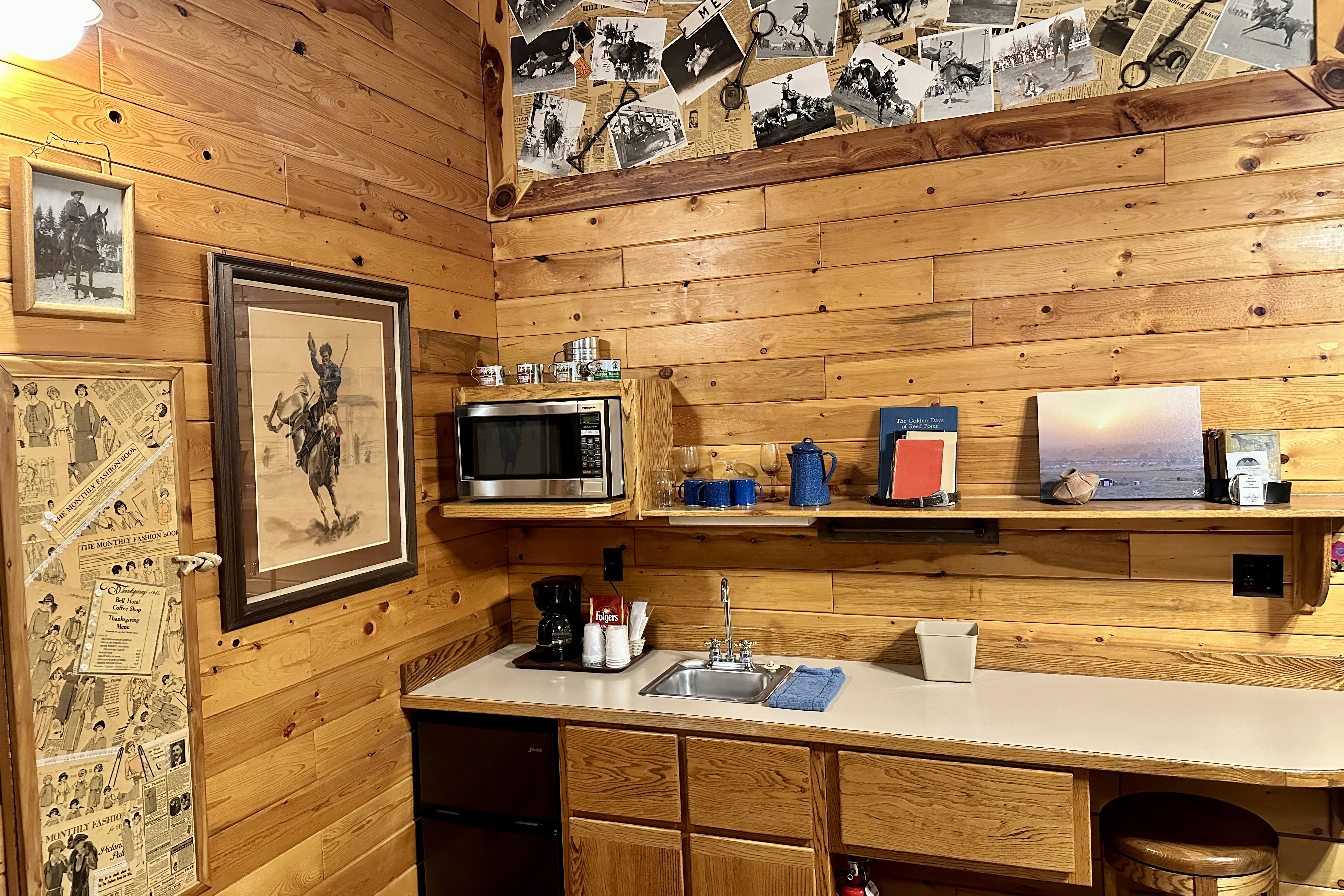 Guest room at the Soap Lake Resort, a Dazzler Select by Wyndham in Soap Lake, Washington