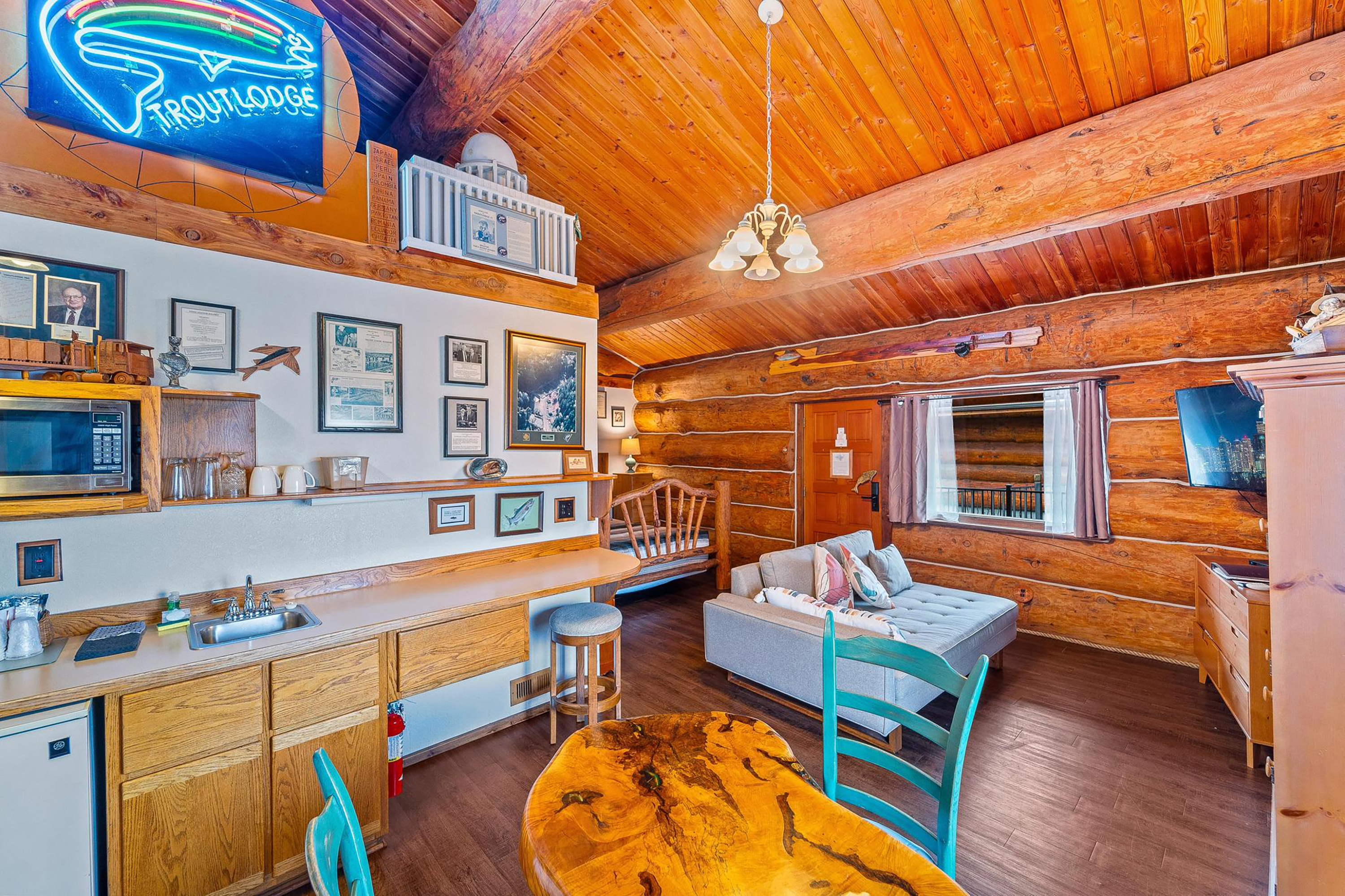 Guest room at the Soap Lake Resort, a Dazzler Select by Wyndham in Soap Lake, Washington