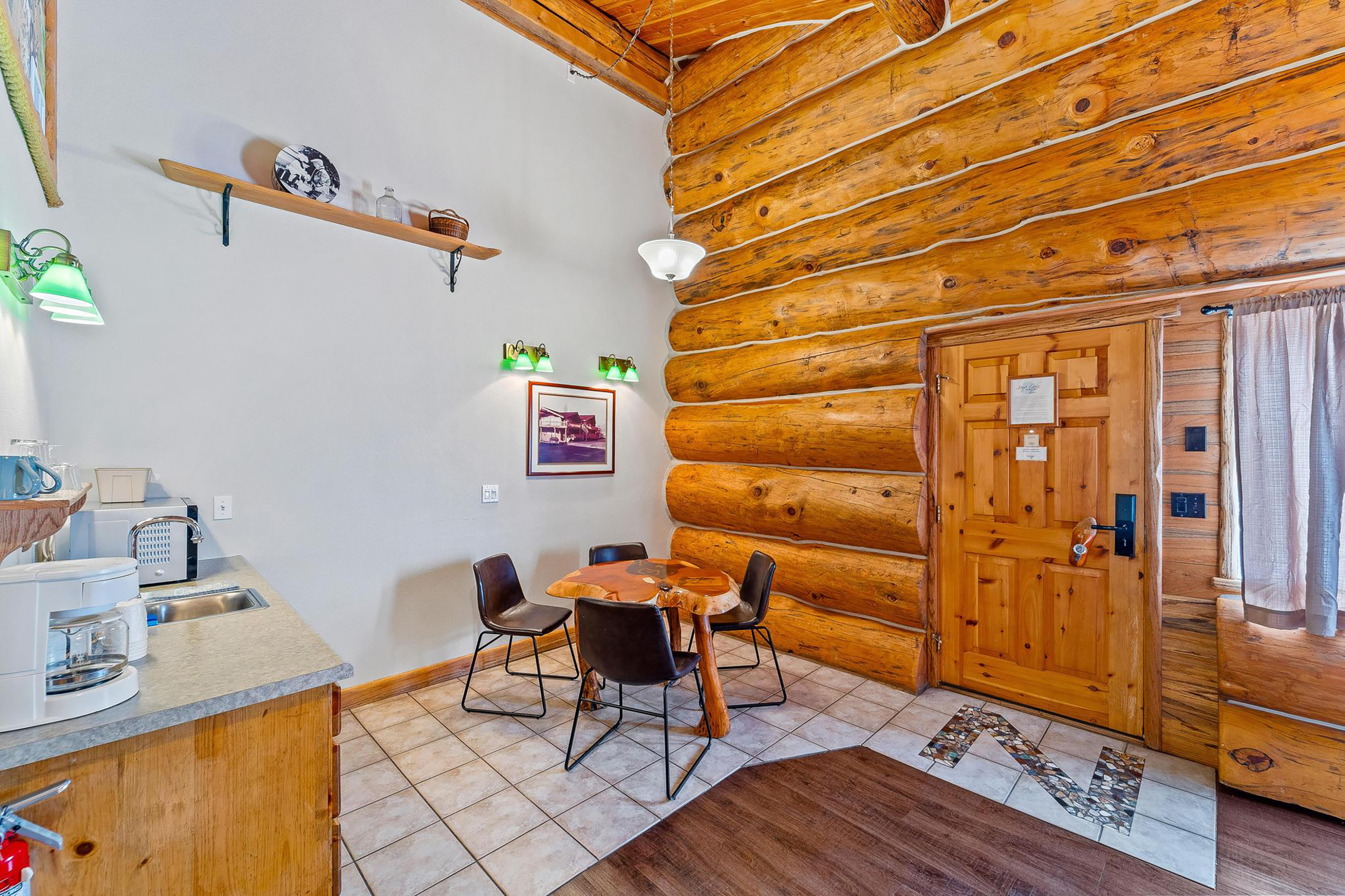 Guest room at the Soap Lake Resort, a Dazzler Select by Wyndham in Soap Lake, Washington