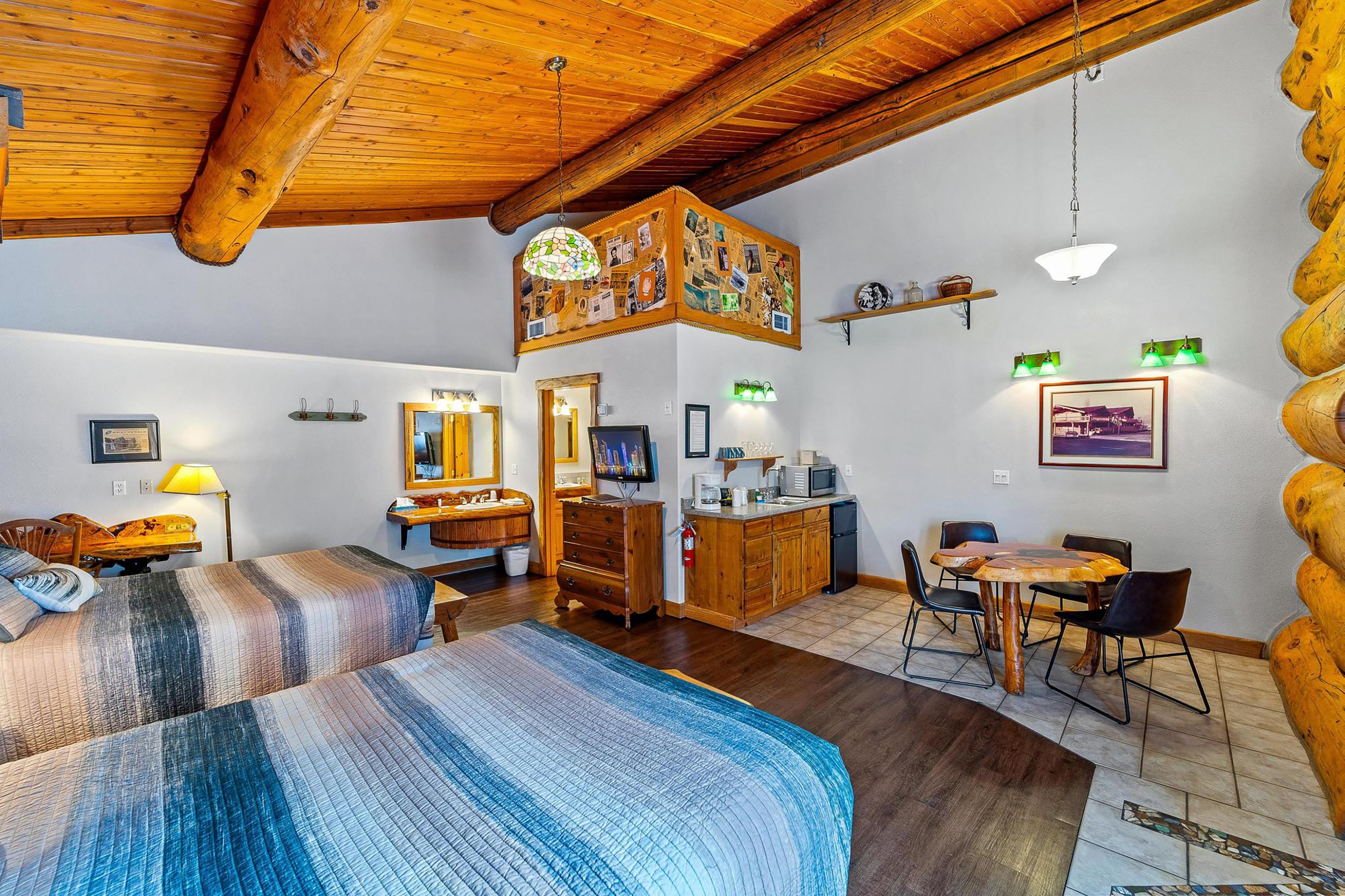 Guest room at the Soap Lake Resort, a Dazzler Select by Wyndham in Soap Lake, Washington