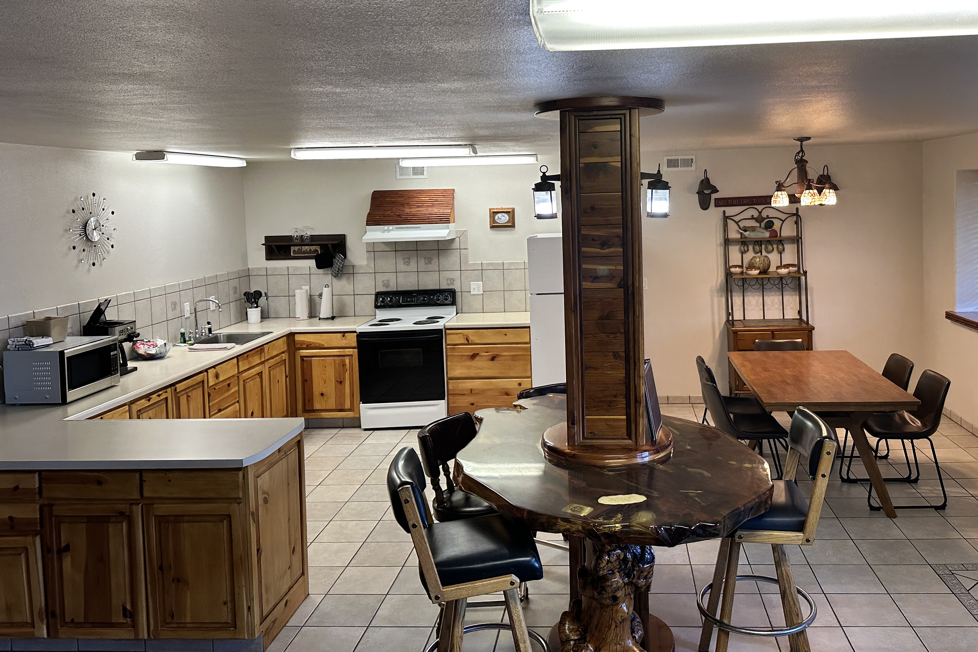 Guest room at the Soap Lake Resort, a Dazzler Select by Wyndham in Soap Lake, Washington