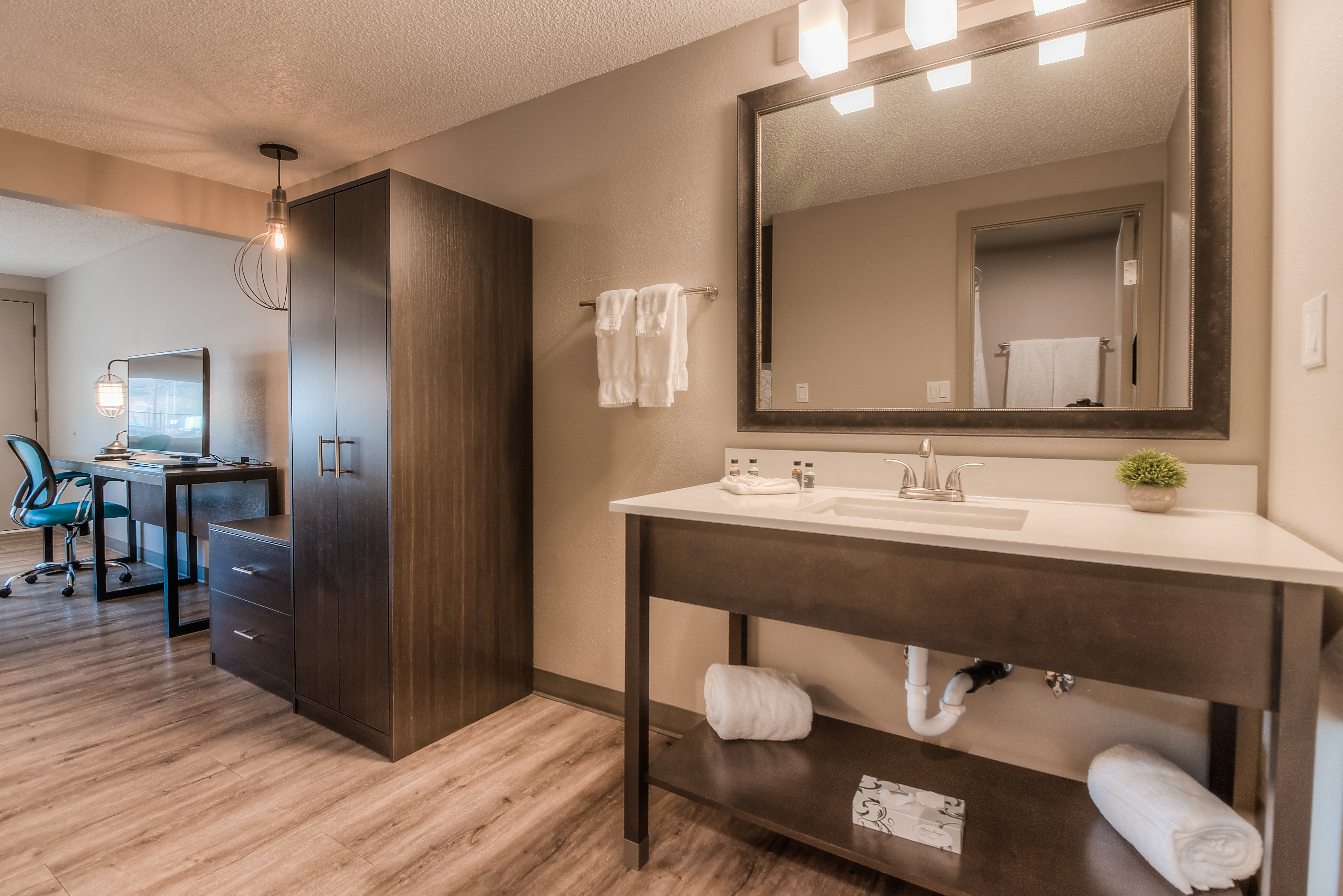 Guest room feature at the The Hotel Y, a Dazzler Select by Wyndham in Yakima, Washington