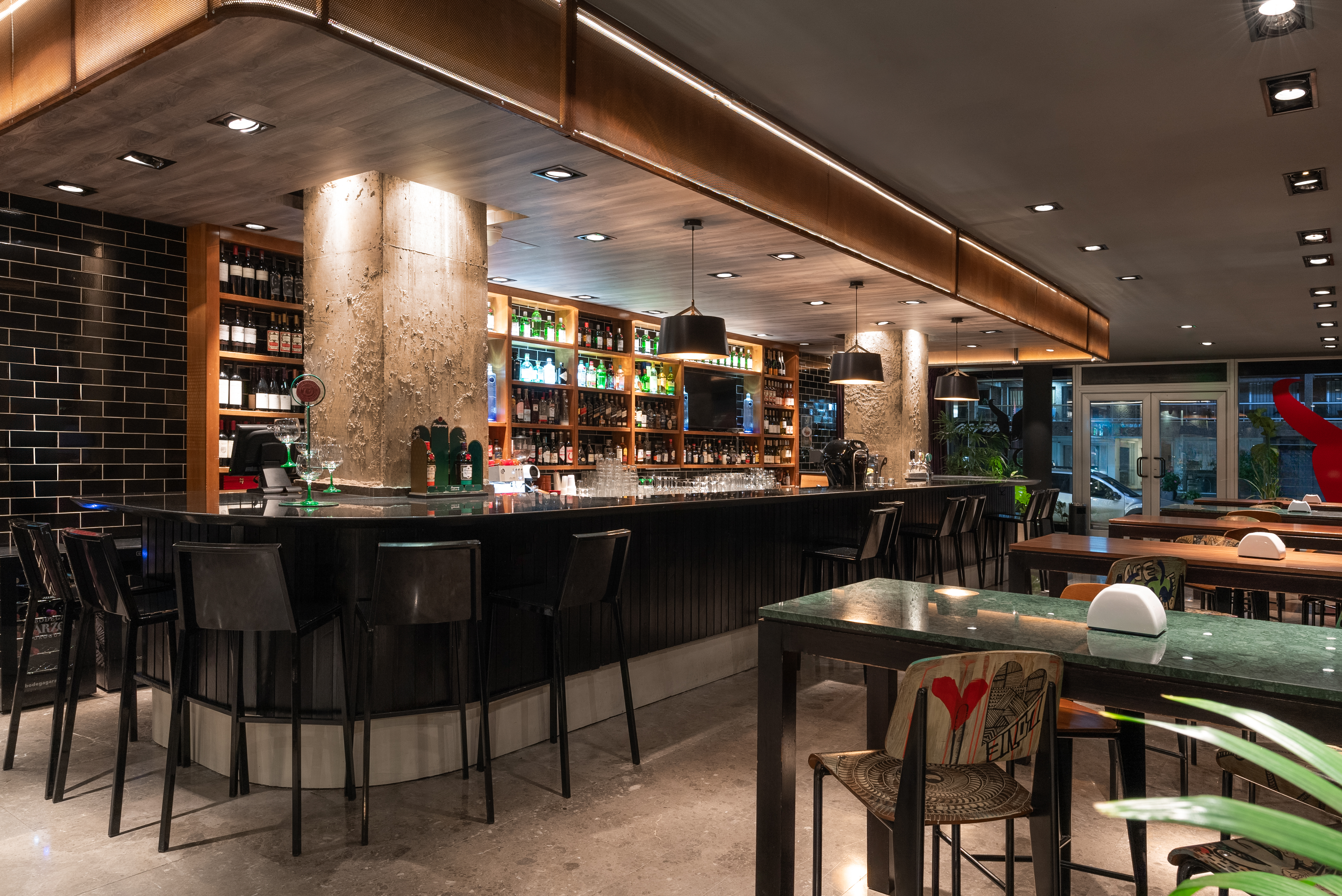 Dazzler by Wyndham Montevideo restaurant in Montevideo, Other than US/Canada