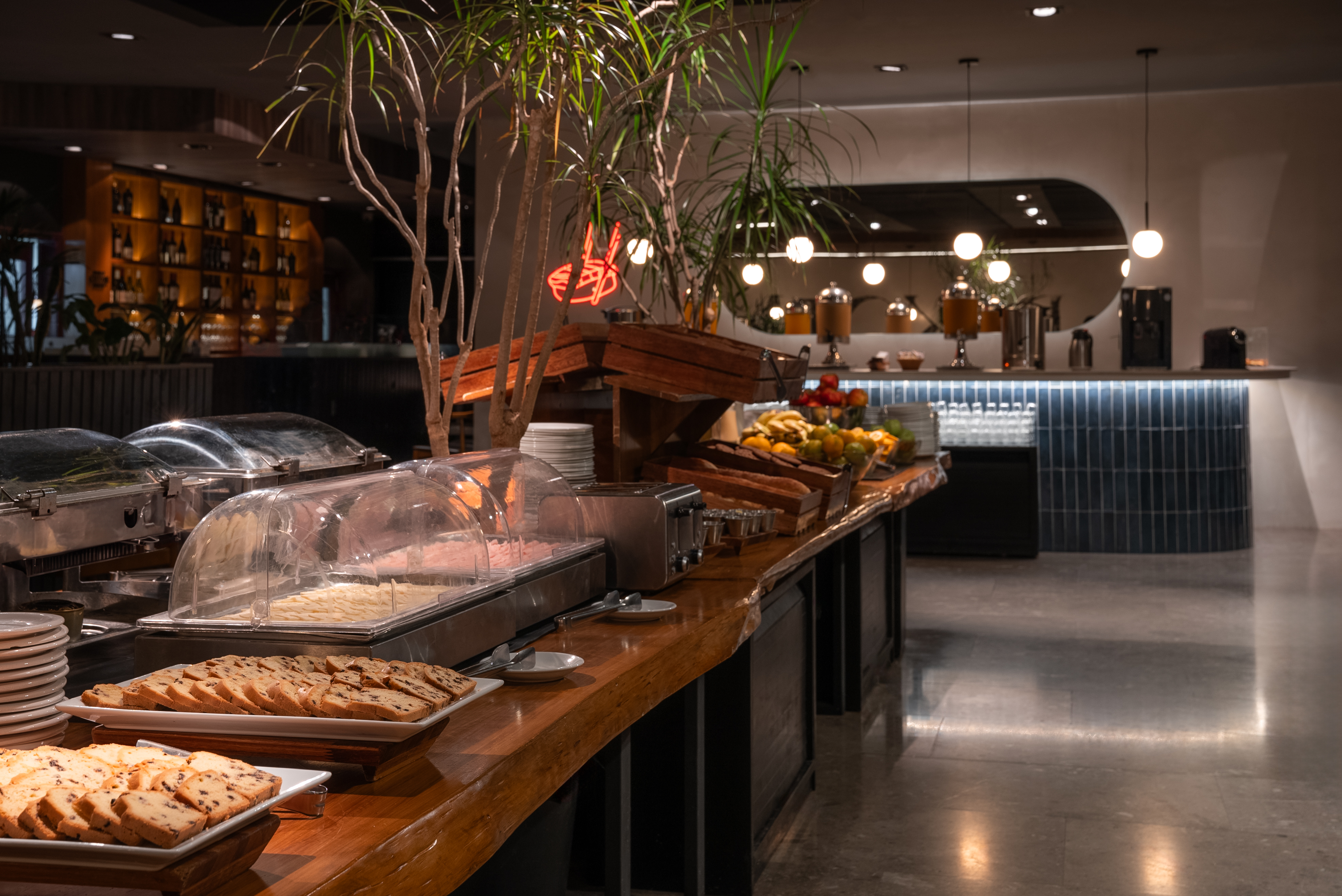 Dazzler by Wyndham Montevideo restaurant in Montevideo, Other than US/Canada