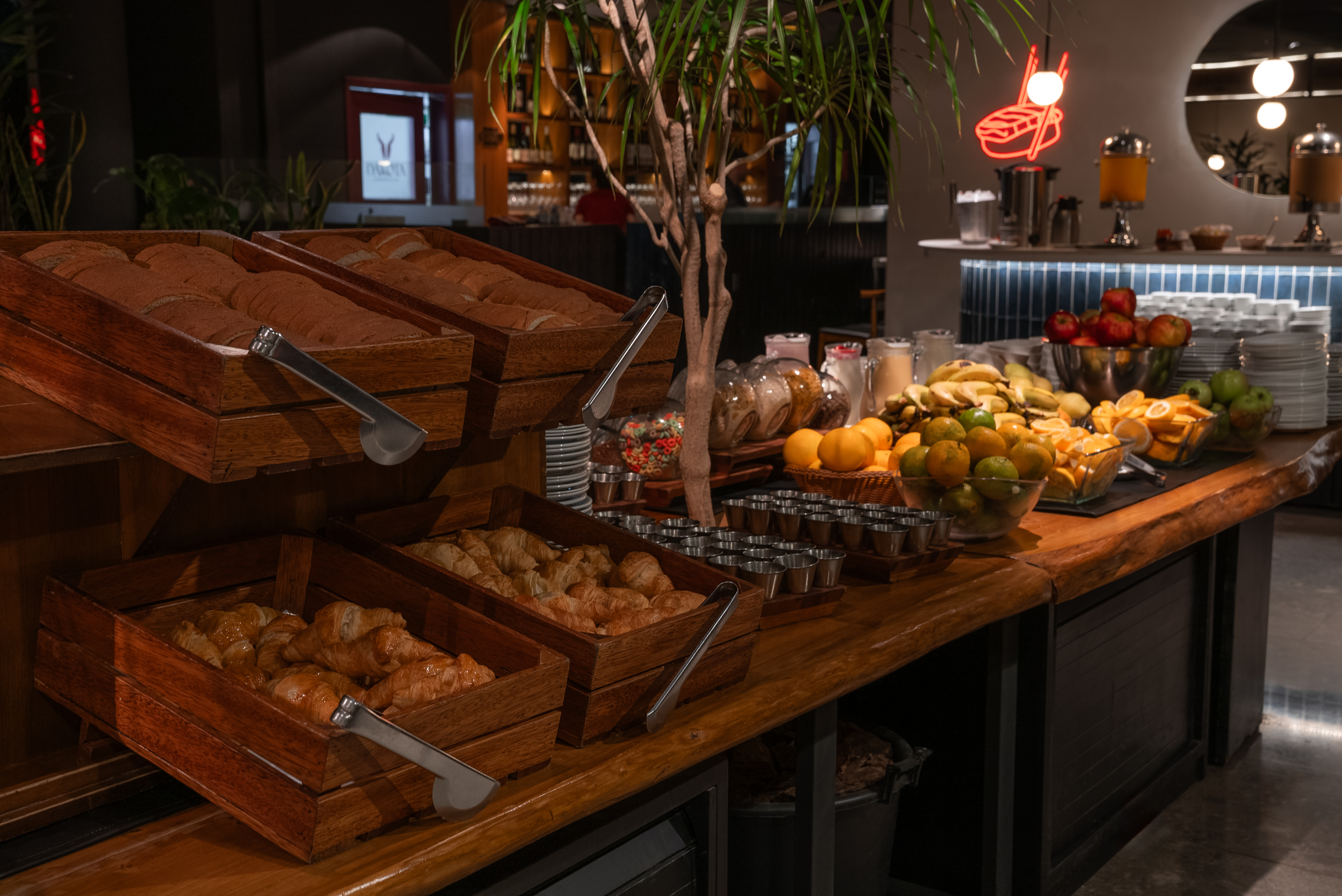 Dazzler by Wyndham Montevideo restaurant in Montevideo, Other than US/Canada