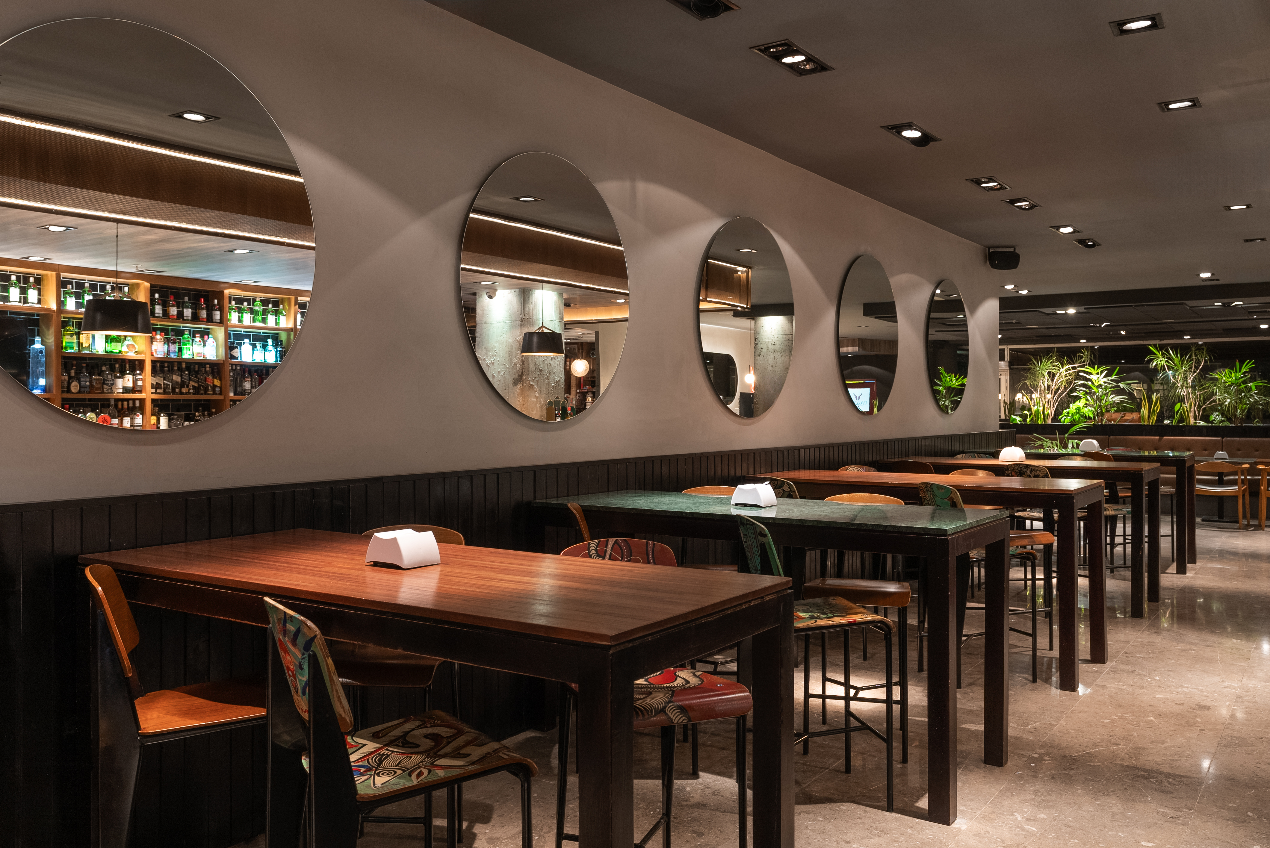 Dazzler by Wyndham Montevideo restaurant in Montevideo, Other than US/Canada