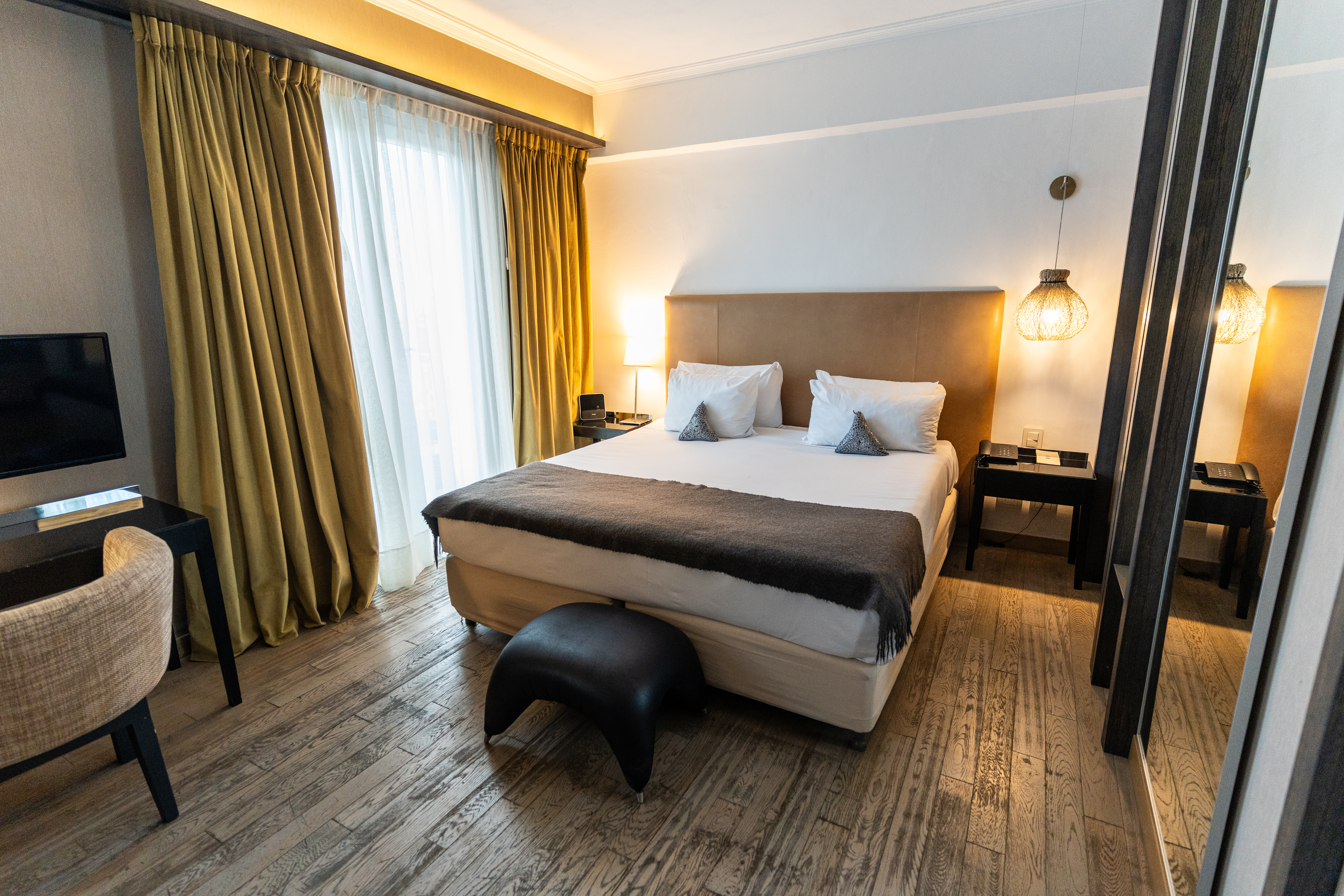 Guest room at the Esplendor by Wyndham Buenos Aires Plaza Francia in Buenos Aires, Other than US/Canada