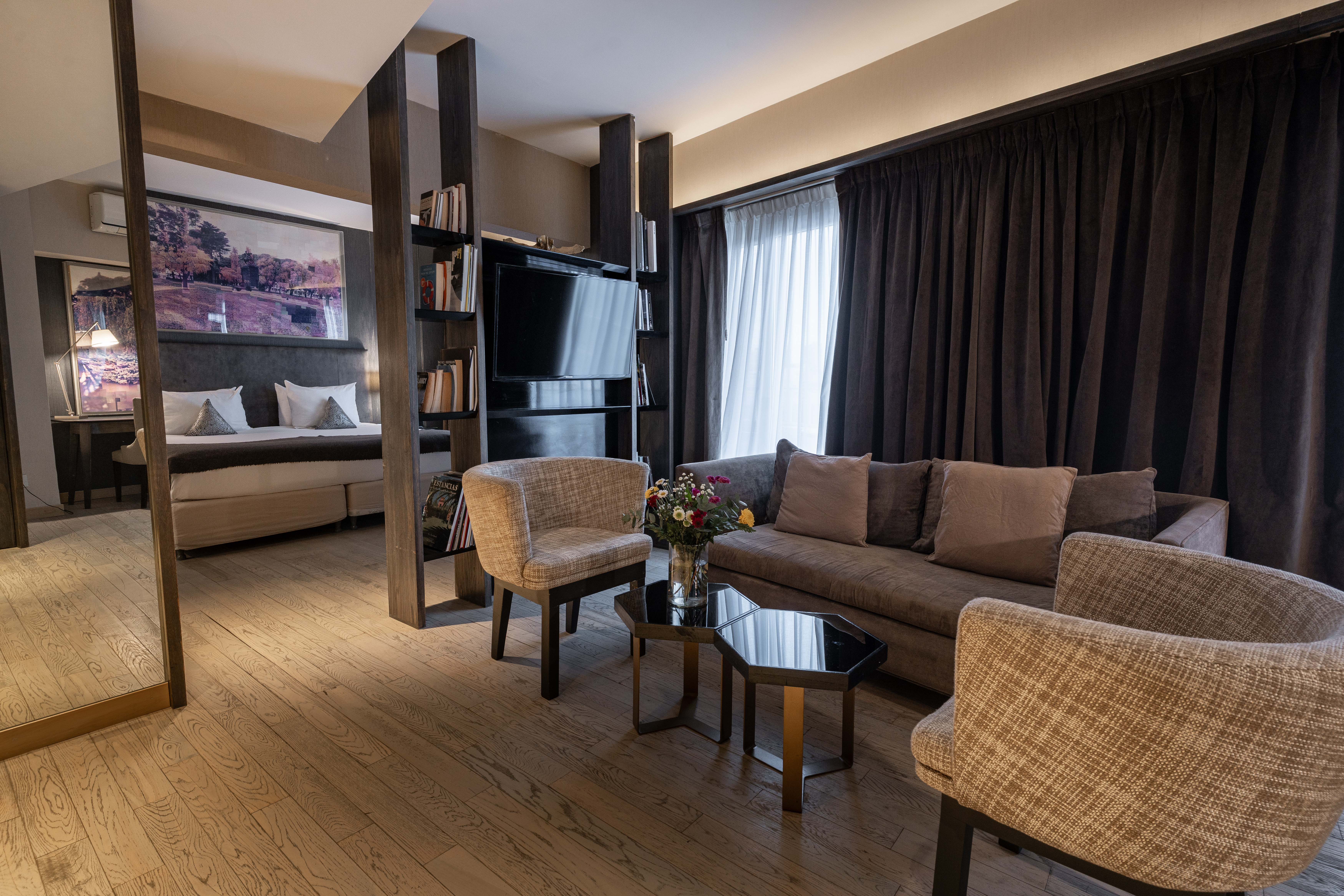 Guest room at the Esplendor by Wyndham Buenos Aires Plaza Francia in Buenos Aires, Other than US/Canada