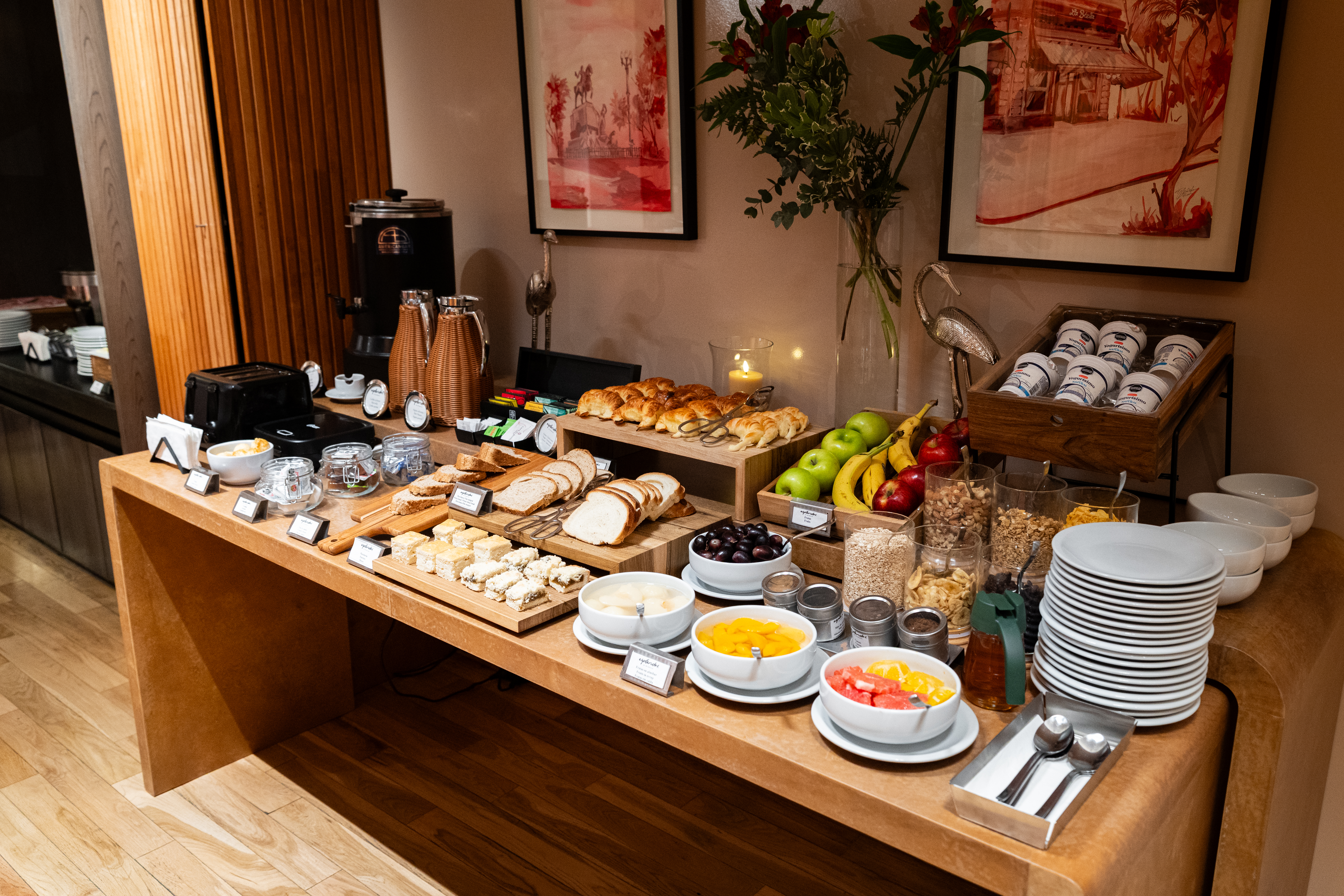 Esplendor by Wyndham Buenos Aires Plaza Francia restaurant in Buenos Aires, Other than US/Canada