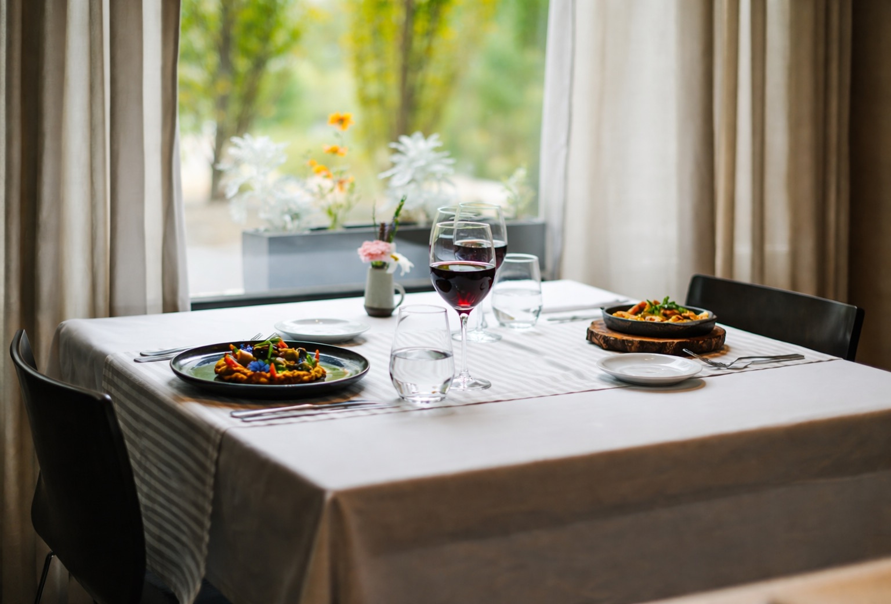Esplendor by Wyndham El Calafate restaurant in El Calafate, Other than US/Canada