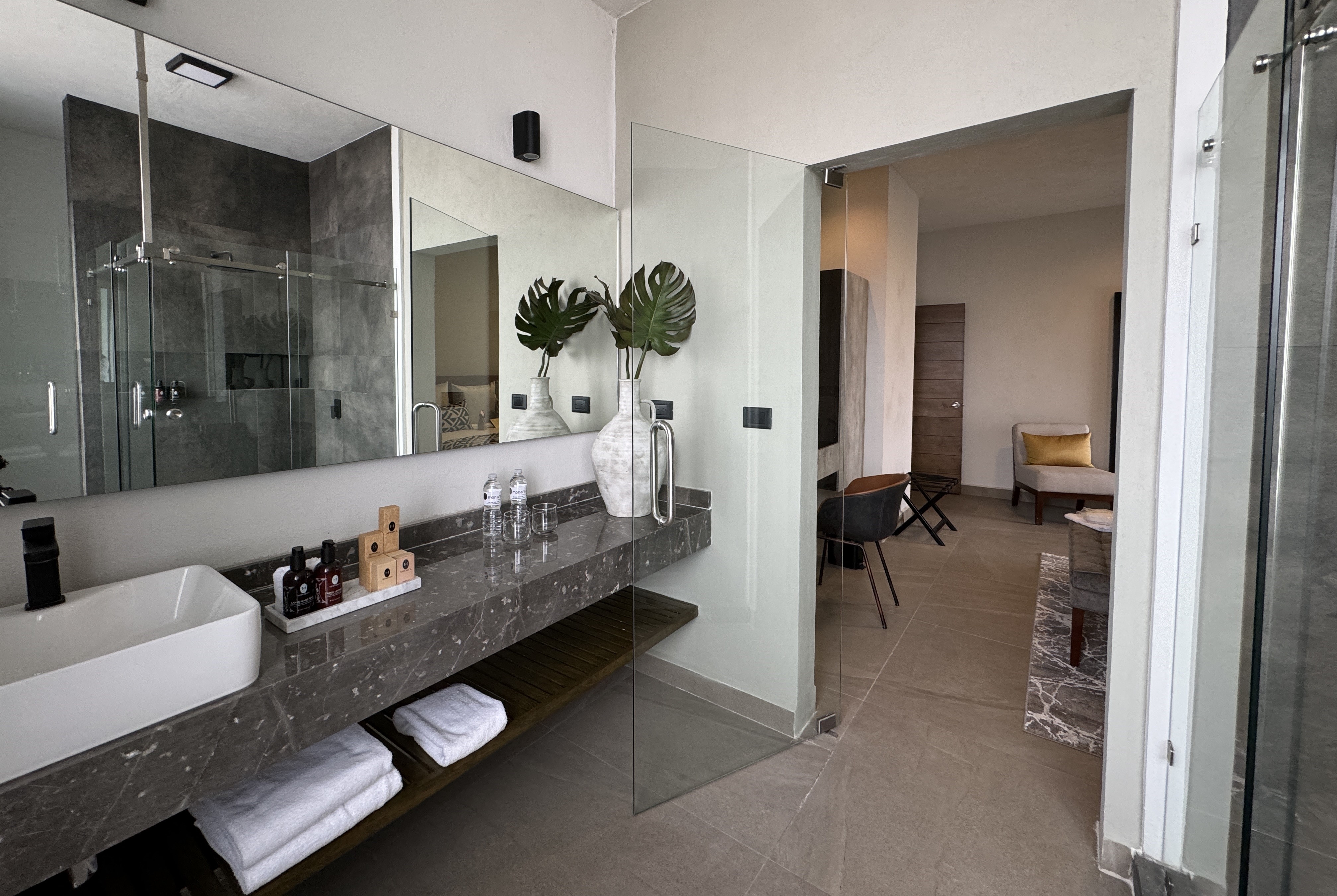 Guest room at the Esplendor by Wyndham San Luis Potosi in San Luis Potosi, Other than US/Canada