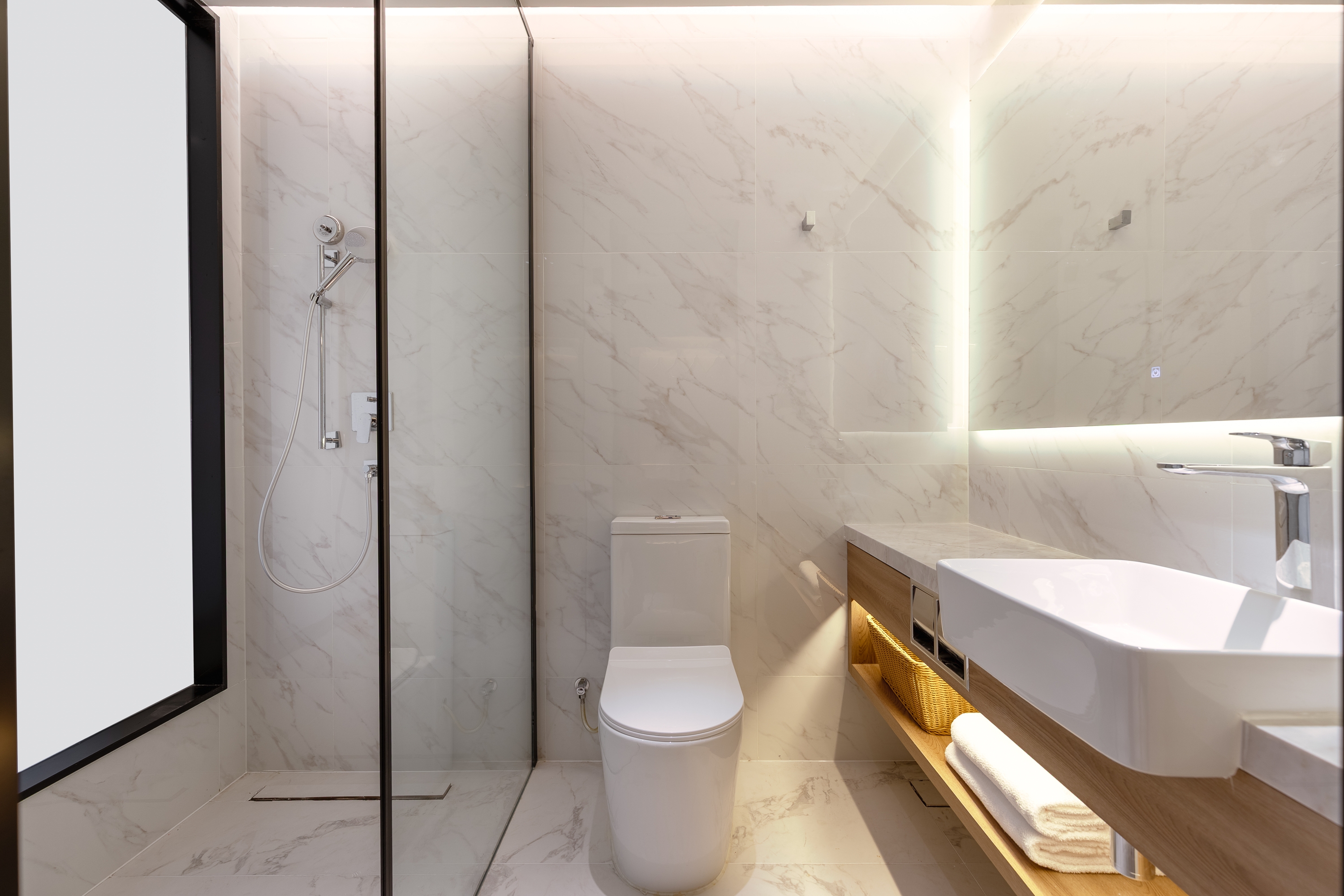 Guest room bath at the Wyndham Garden Sao Paulo Aclimacao in Sao Paulo, Other than US/Canada
