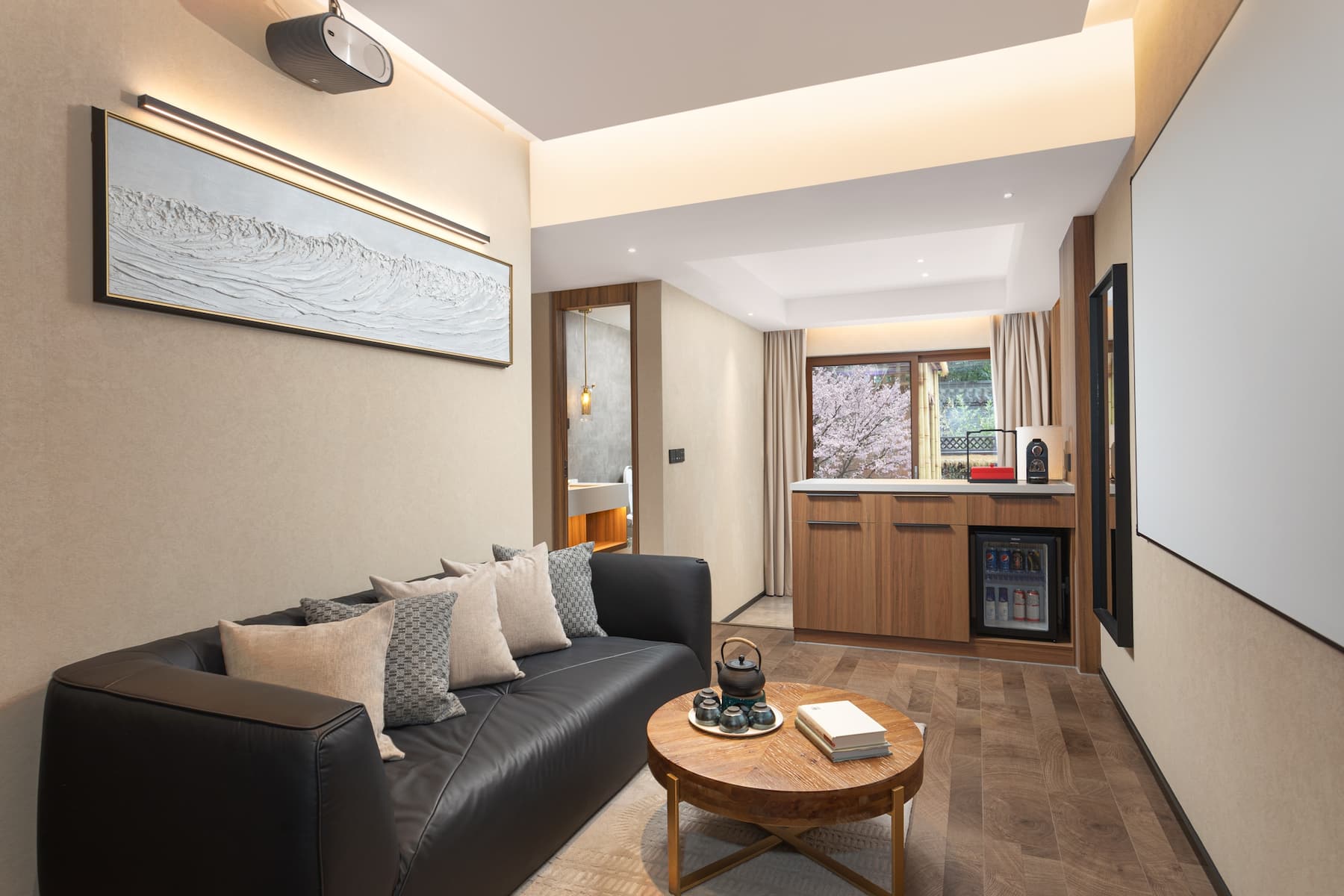 Guest room at the Wyndham Garden Qionglai Downtown in Chengdu, Other than US/Canada