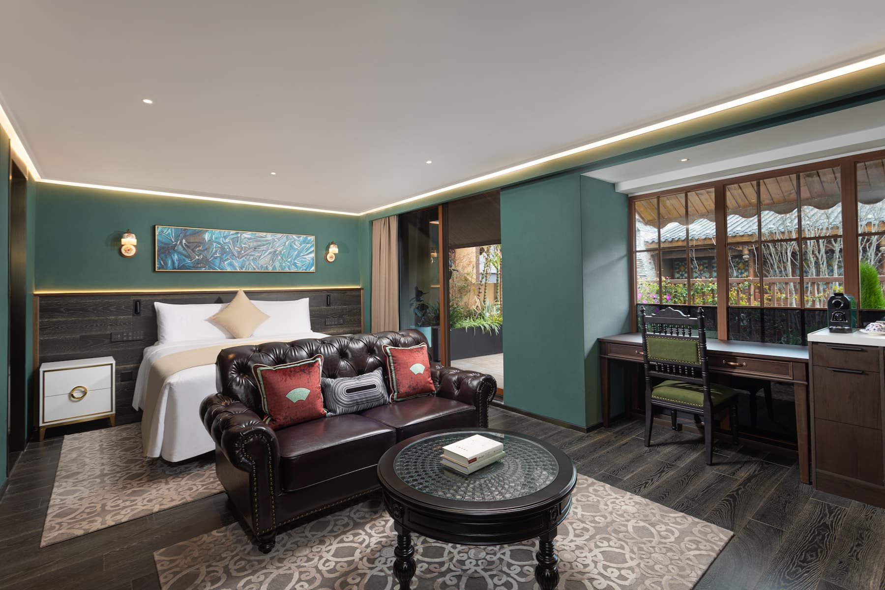 Guest room at the Wyndham Garden Qionglai Downtown in Chengdu, Other than US/Canada