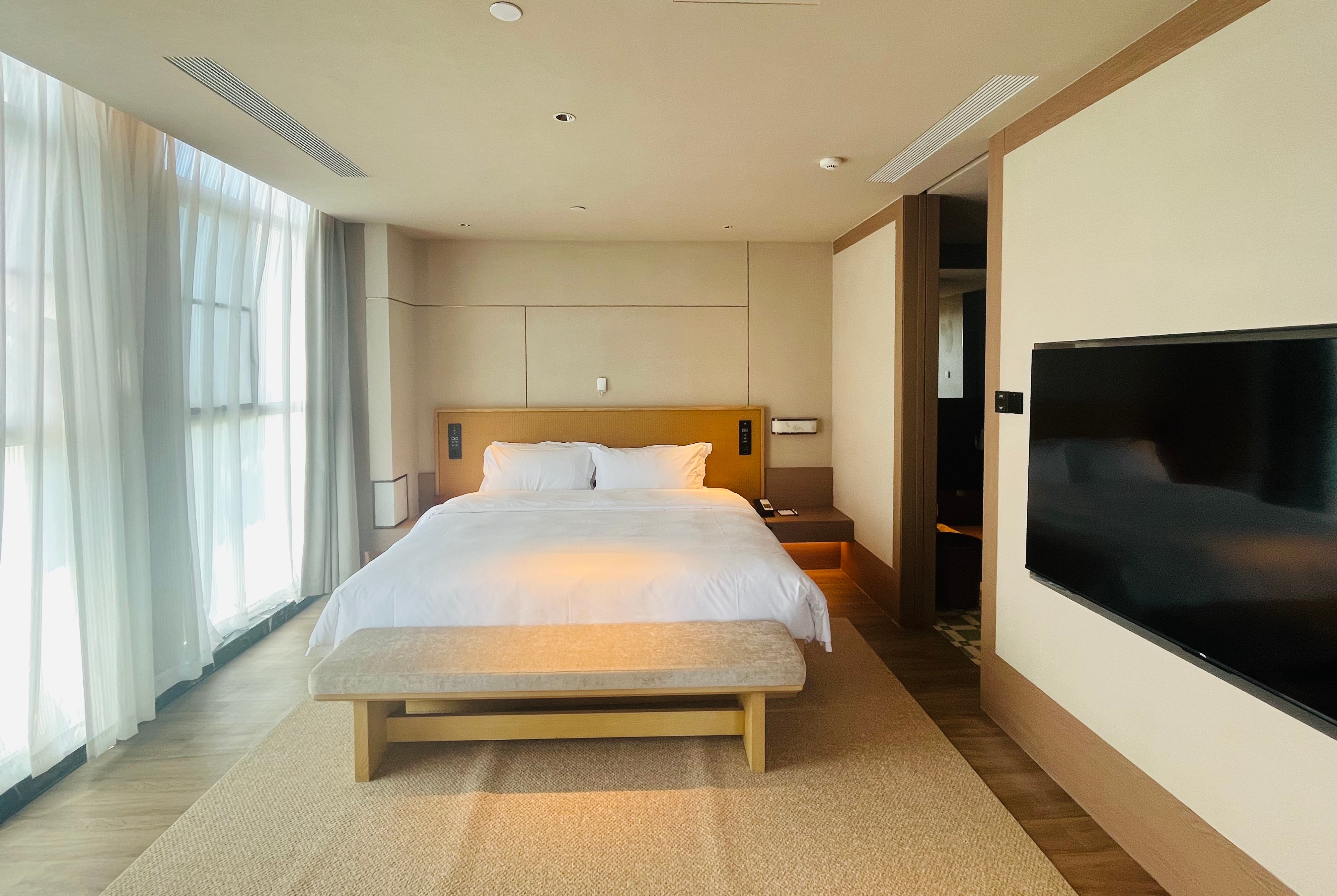 Guest room at the Wyndham Garden Chizhou Exhibition Center in Chizhou, Other than US/Canada