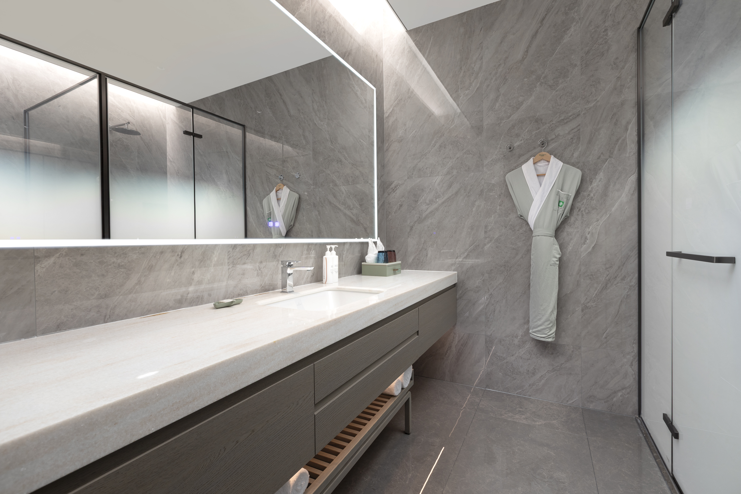 Guest room bath at the Wyndham Garden Guangzhou Huangpu in Guangzhou, Other than US/Canada