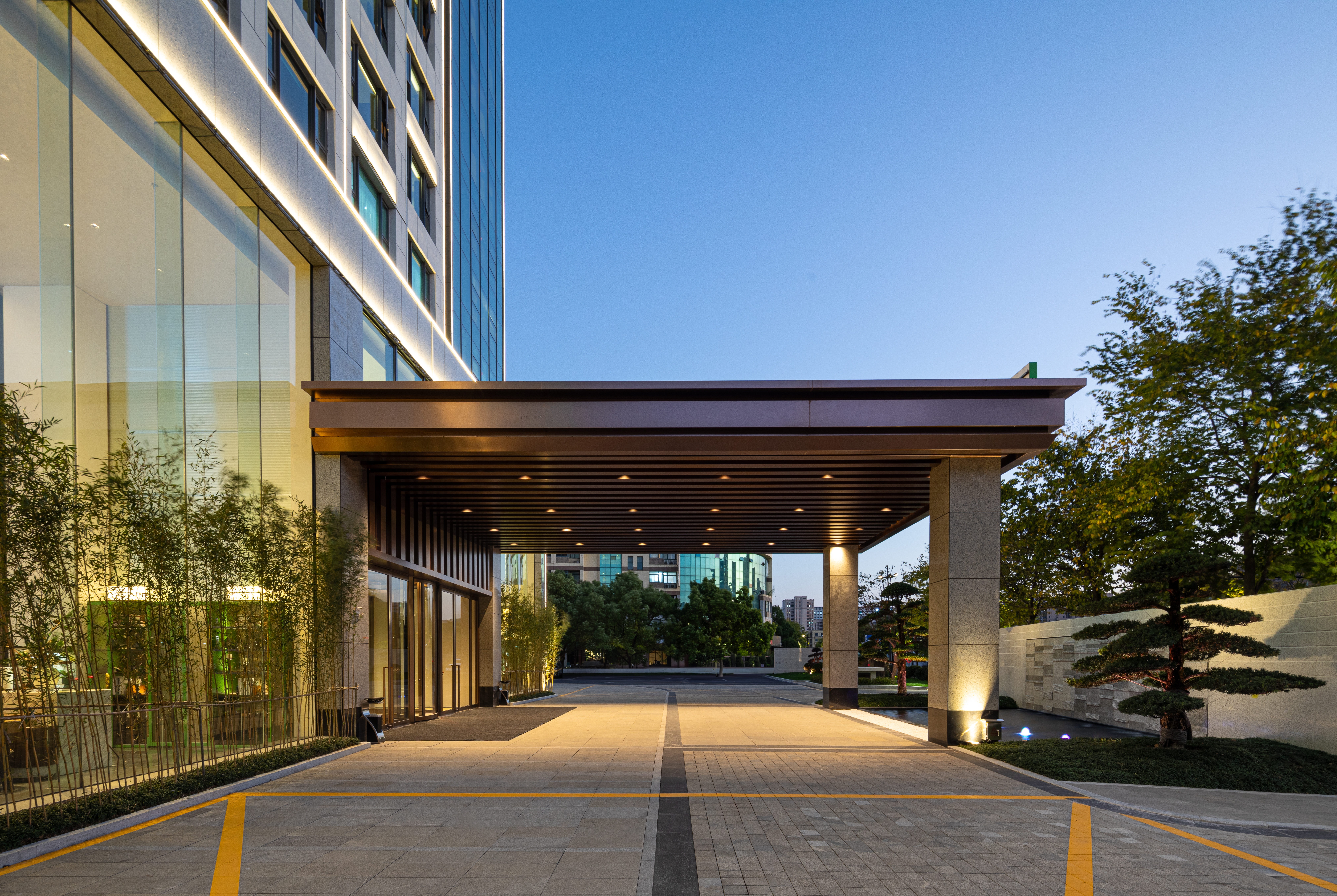 Exterior Day Image of Wyndham Garden Hotel Xixi Hangzhou hotel in Hangzhou, Other than US/Canada