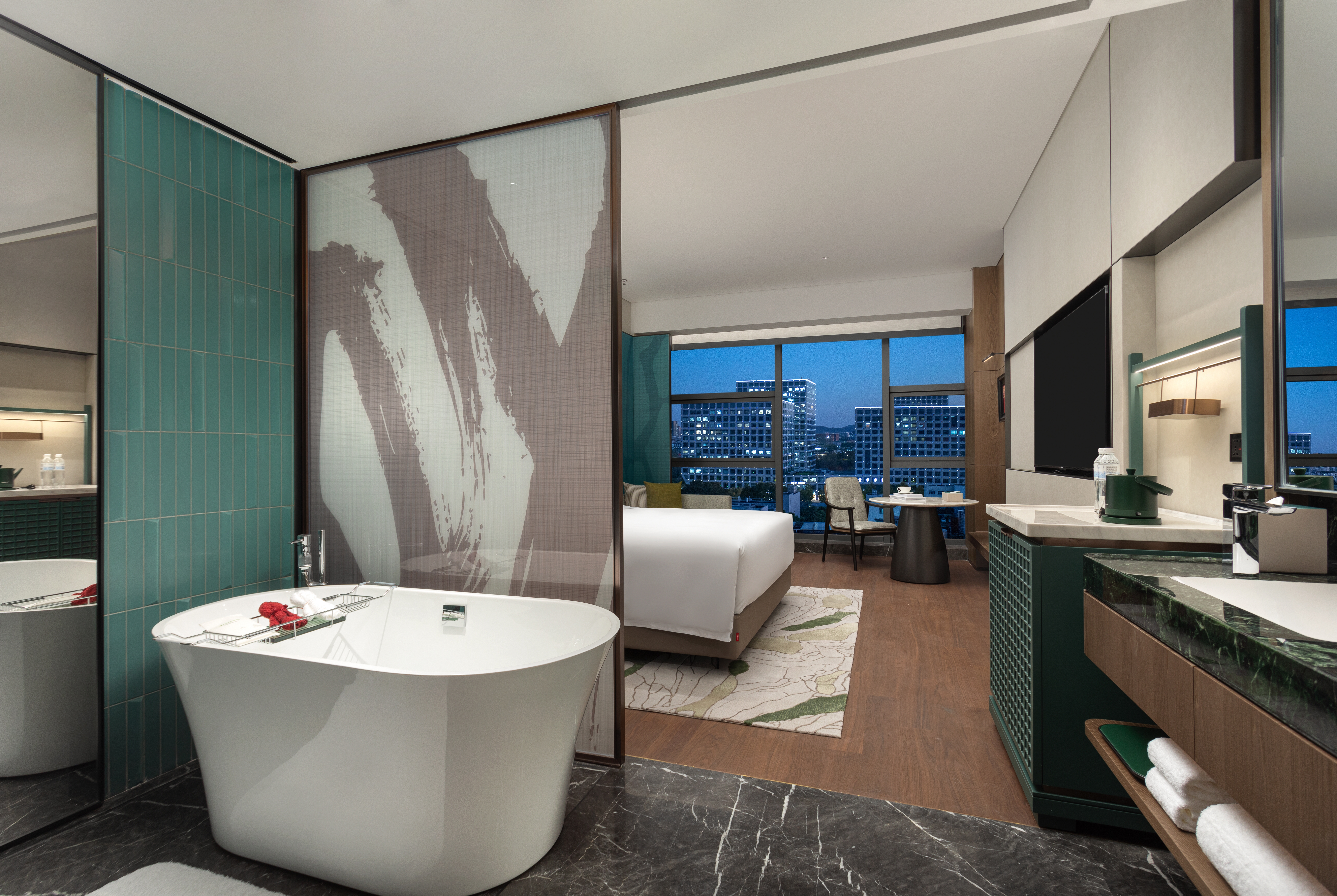 Guest room bath at the Wyndham Garden Hotel Xixi Hangzhou in Hangzhou, Other than US/Canada