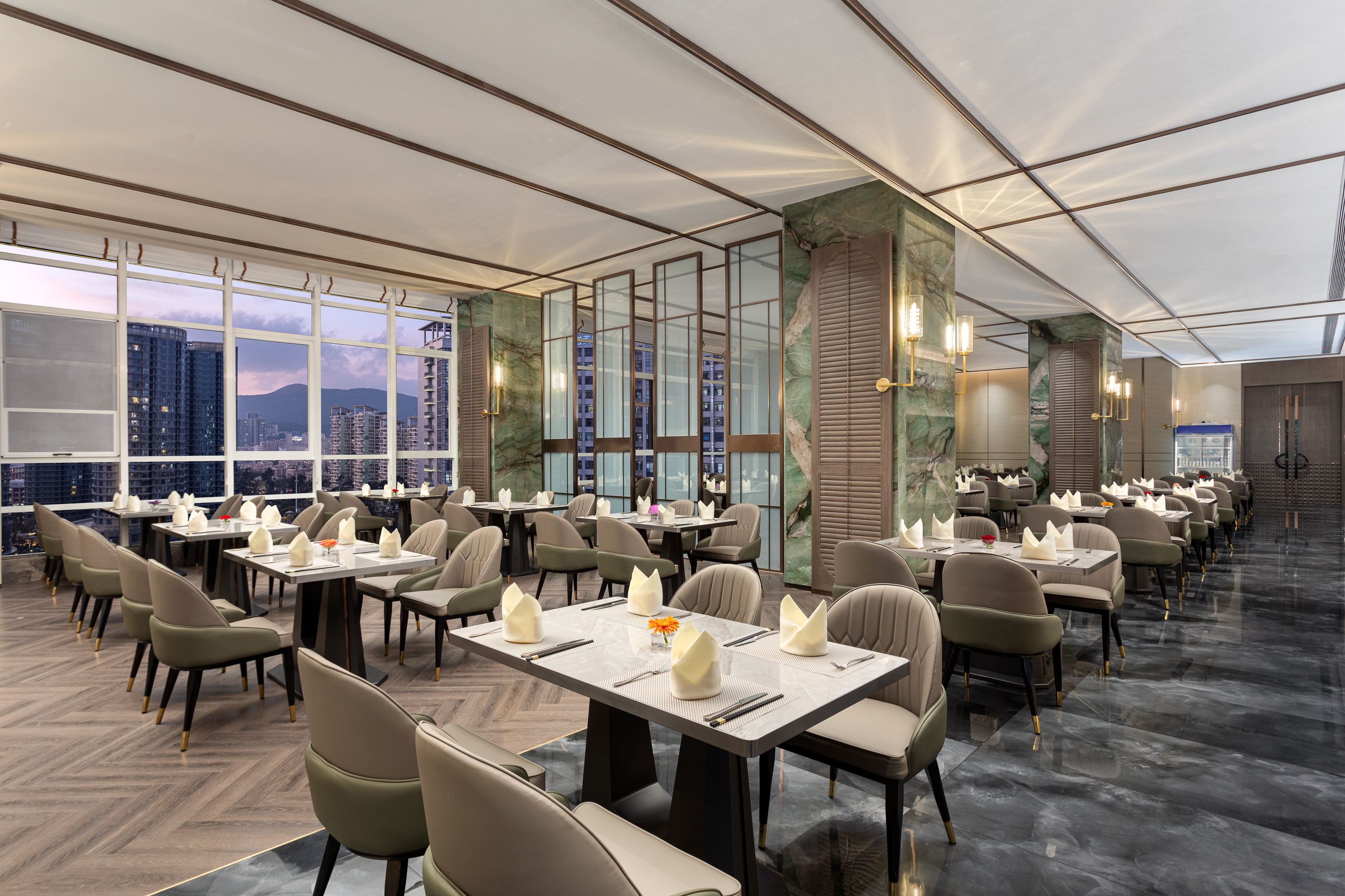 Wyndham Garden Kunming Panlong restaurant main dining in Kunming, Other than US/Canada