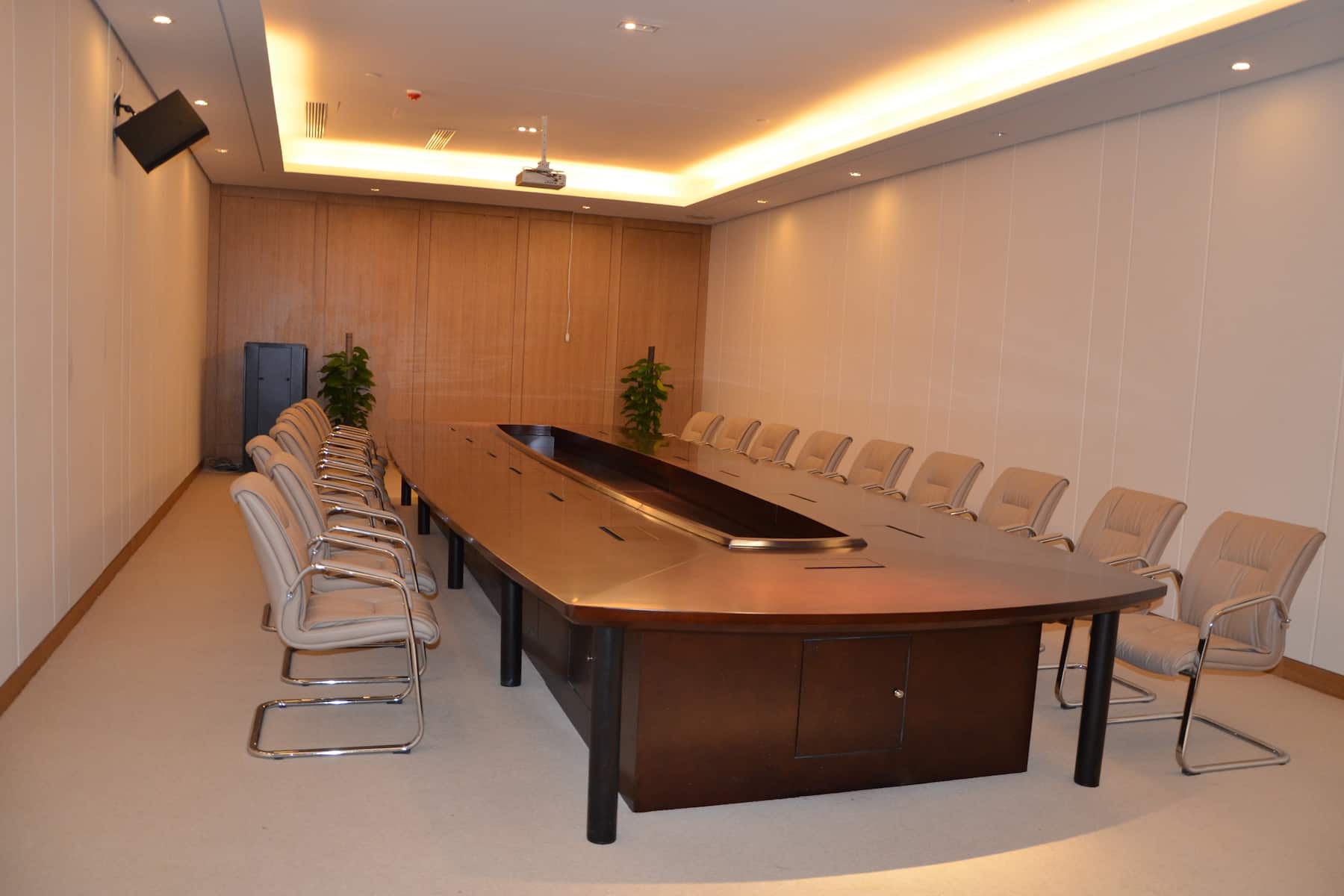 Conference room at Wyndham Garden Lingshui in Lingshui, Other than US/Canada
