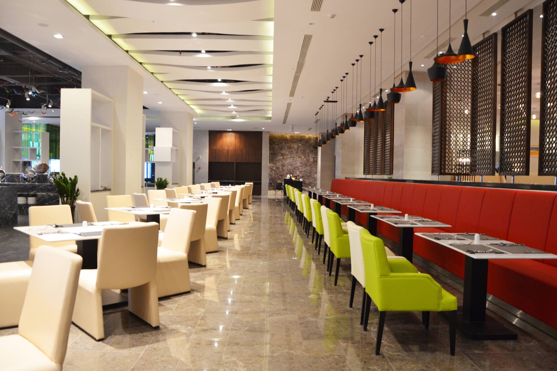 Wyndham Garden Lingshui restaurant in Lingshui, Other than US/Canada