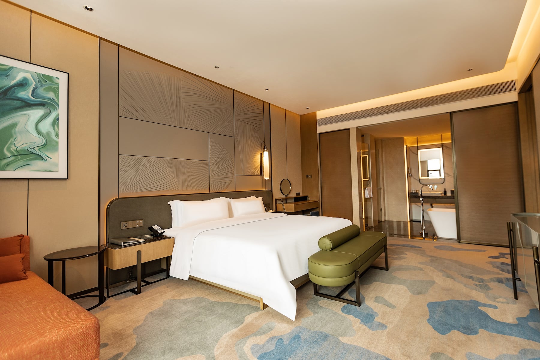 Guest room at the Wyndham Garden Gaozhou in Maoming, Other than US/Canada