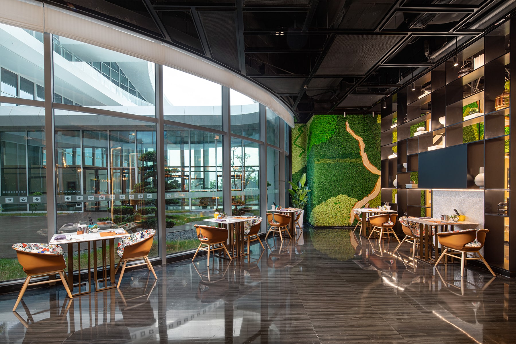 Wyndham Garden Nanjing Airport restaurant main dining in Nanjing, Other than US/Canada