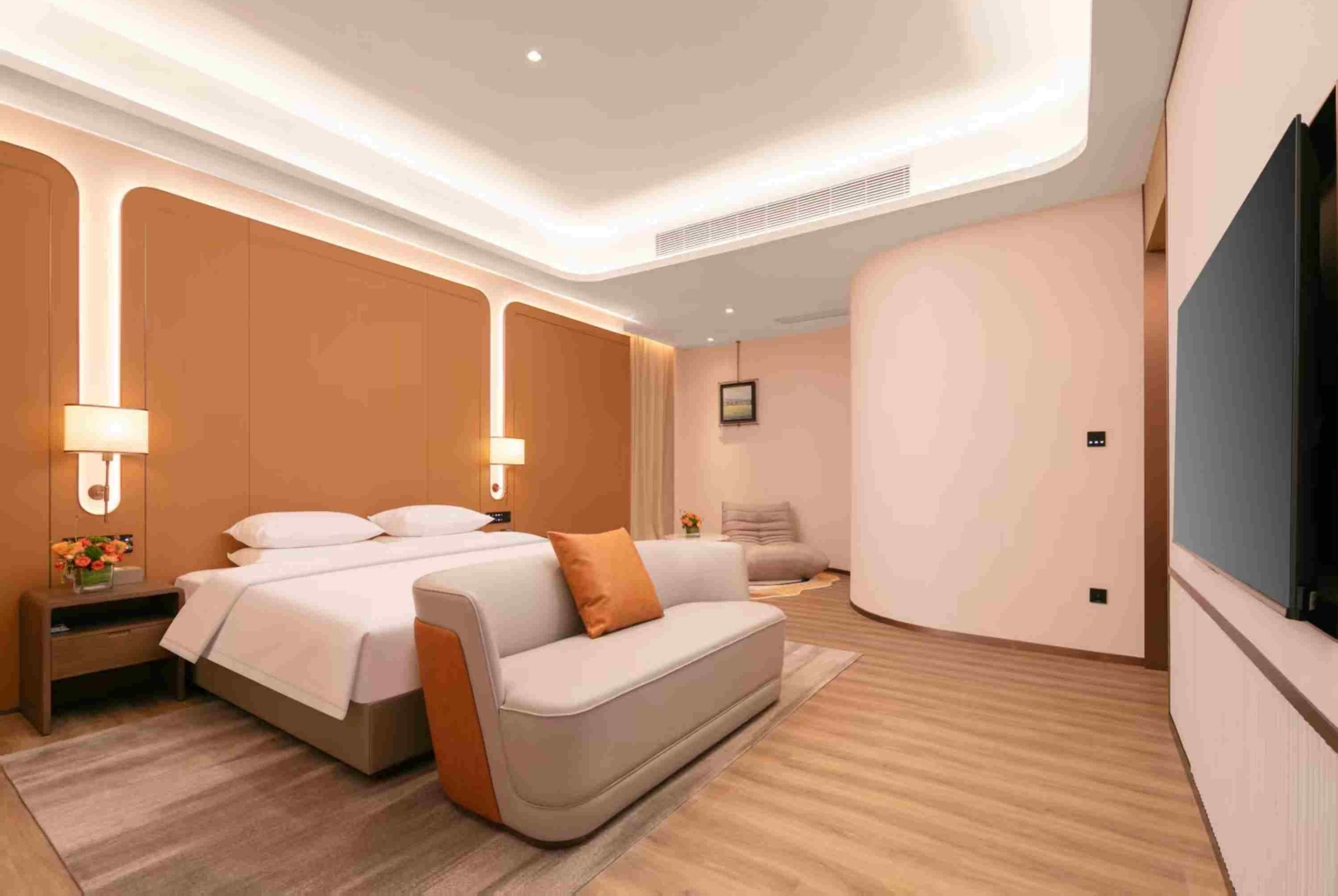 Guest room at the Wyndham Garden Hotel Jinjiang International Airport Quanzhou in Quanzhou, Other than US/Canada