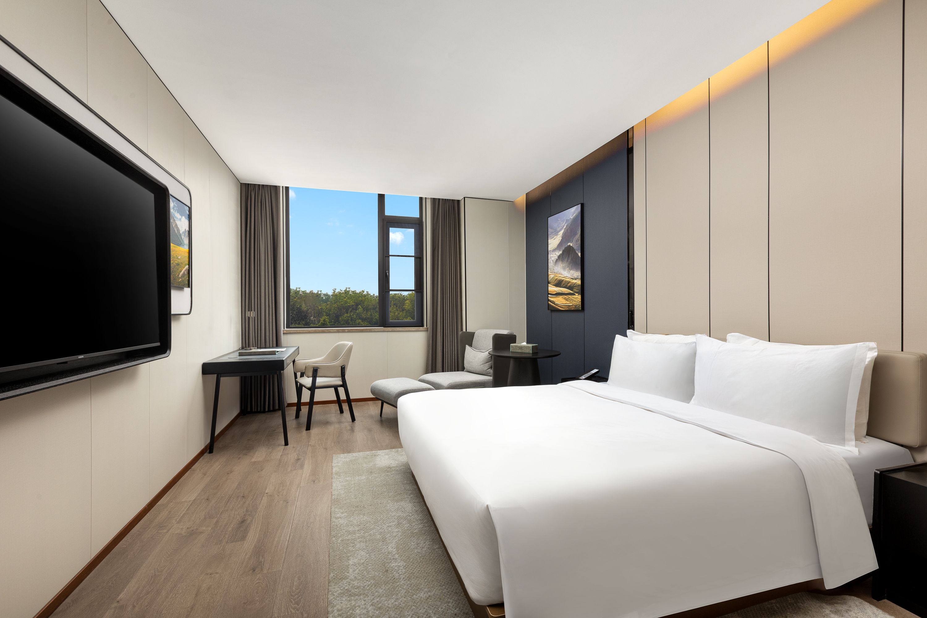 Guest room at the Wyndham Garden Shanghai Pudong in Shanghai, Other than US/Canada