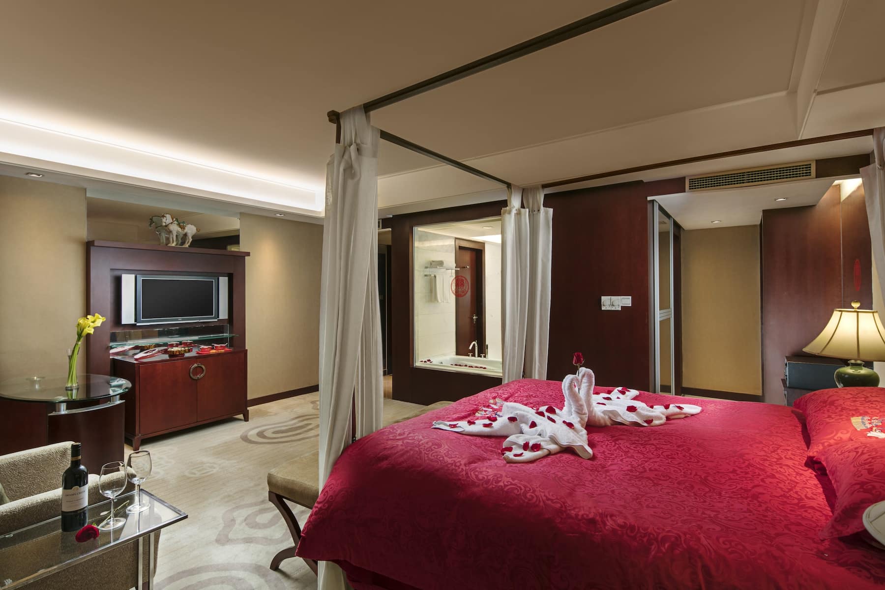 King bed guest room at the Wyndham Garden Suzhou in Suzhou, Other than US/Canada
