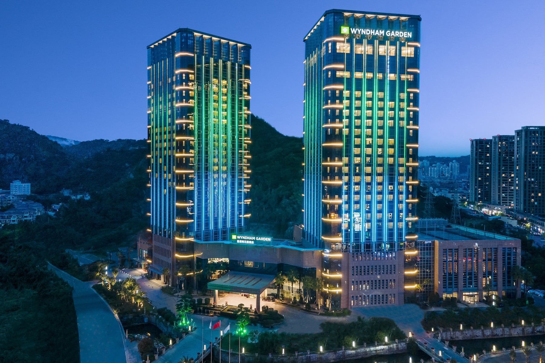 Exterior Night Image of Wyndham Garden Yuhuan Downtown hotel in Taizhou, Other than US/Canada