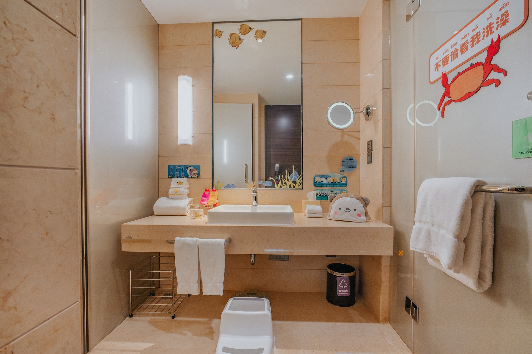 Guest room bath at the Wyndham Garden Yuhuan Downtown in Taizhou, Other than US/Canada