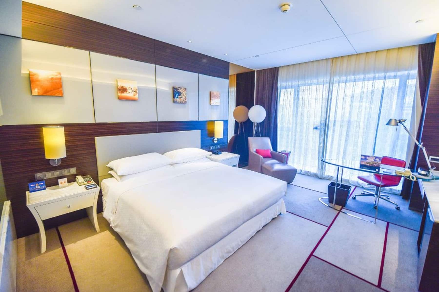 Guest room at the Wyndham Garden Yuhuan Downtown in Taizhou, Other than US/Canada