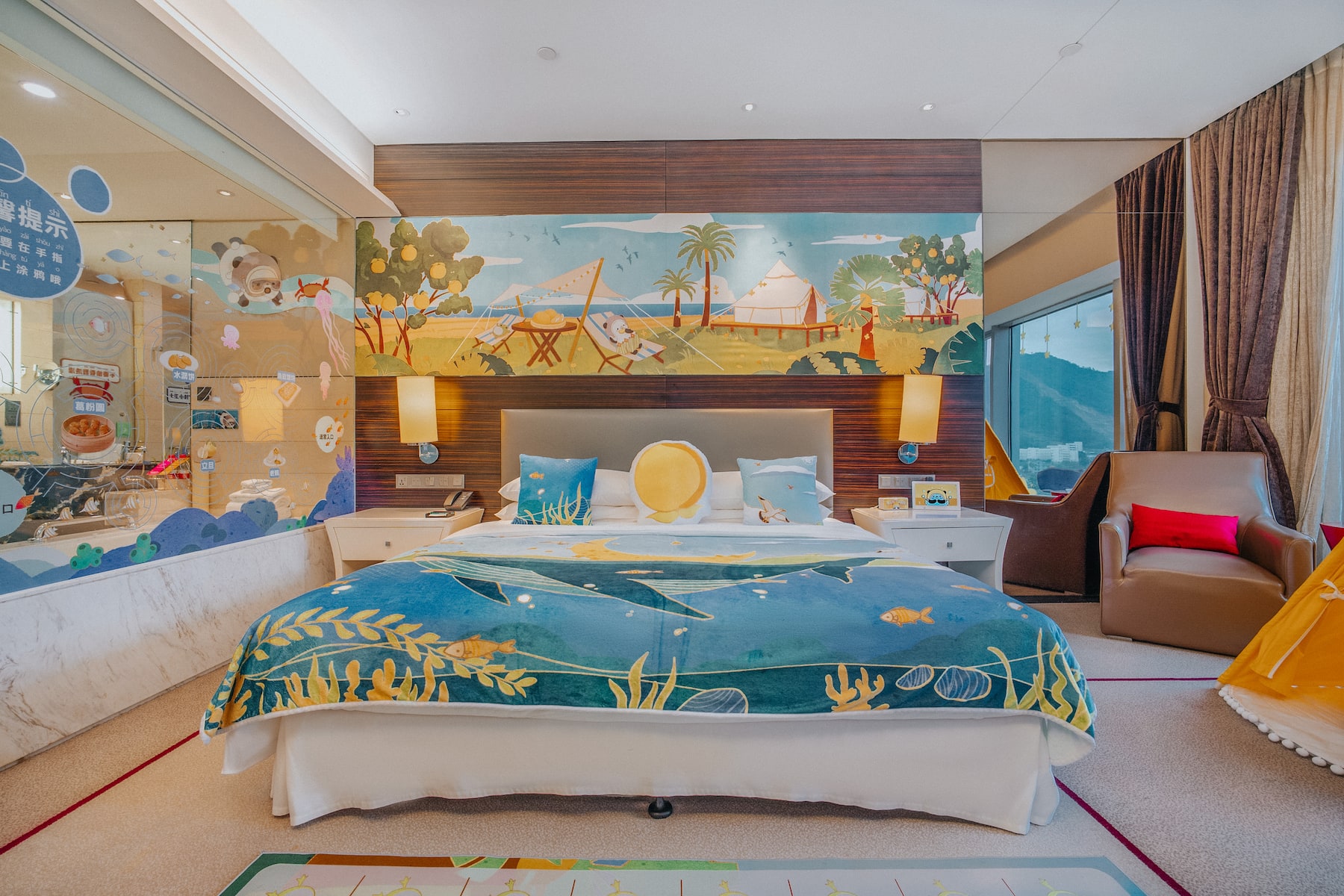 Guest room at the Wyndham Garden Yuhuan Downtown in Taizhou, Other than US/Canada
