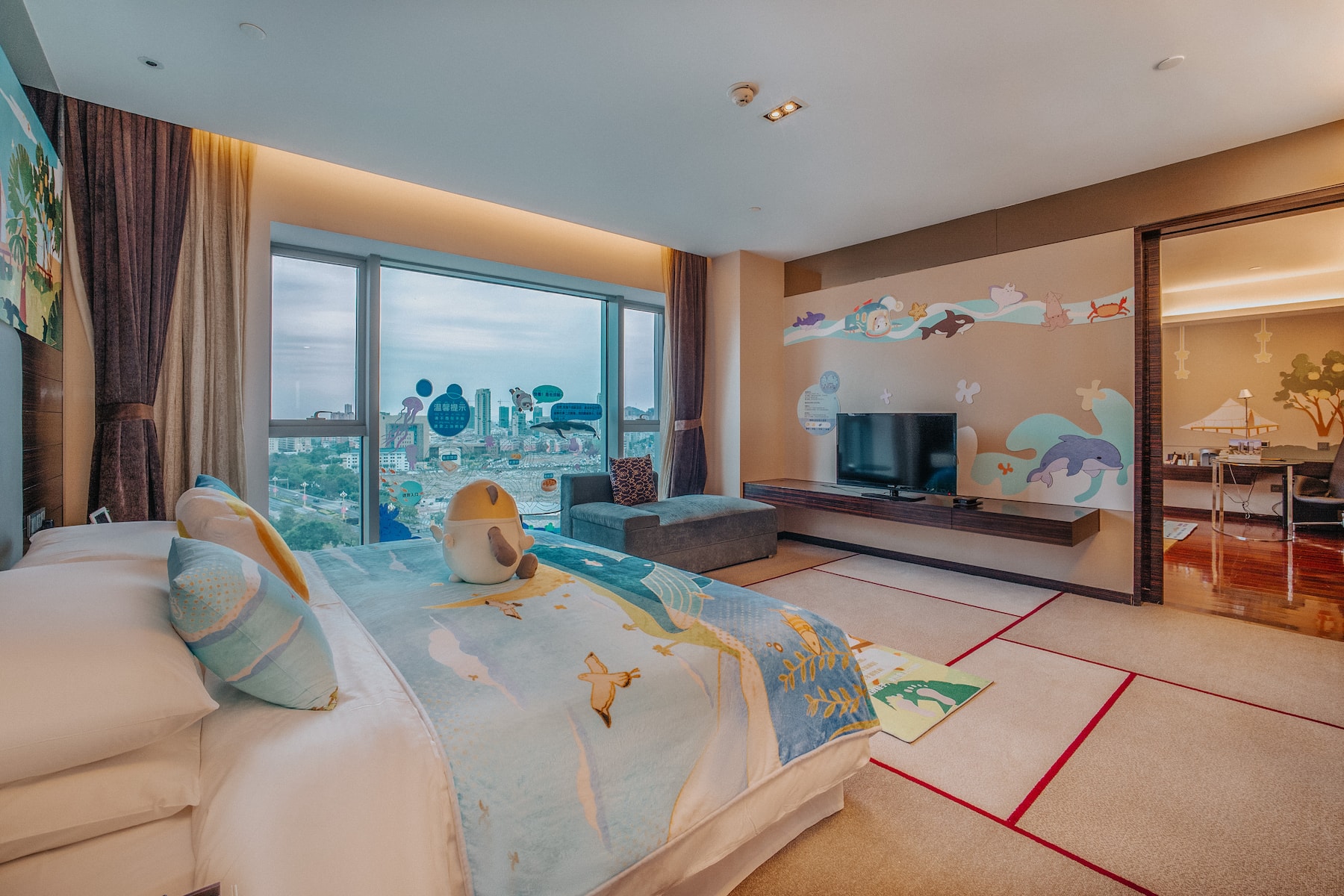 Guest room at the Wyndham Garden Yuhuan Downtown in Taizhou, Other than US/Canada
