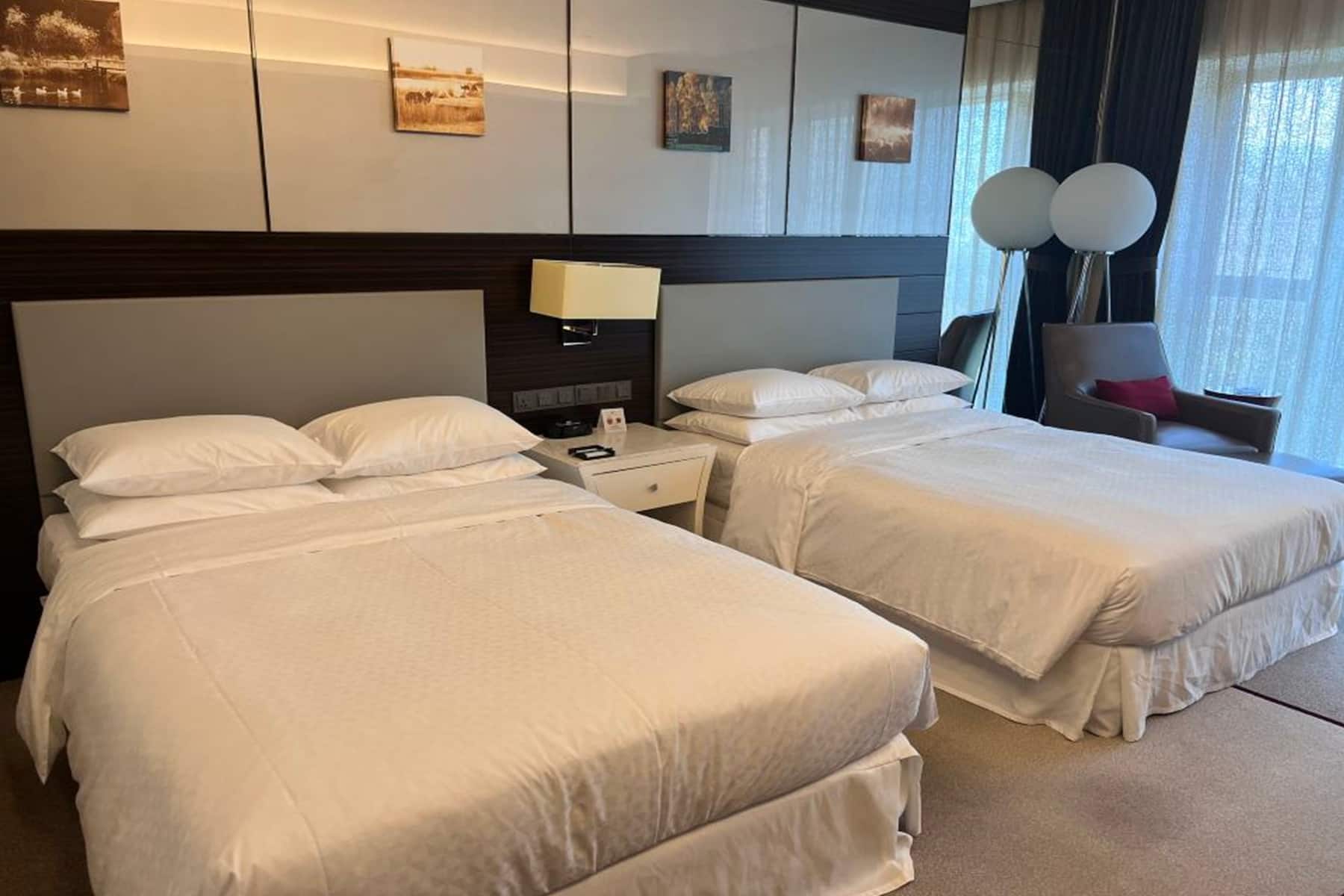 Guest room at the Wyndham Garden Yuhuan Downtown in Taizhou, Other than US/Canada