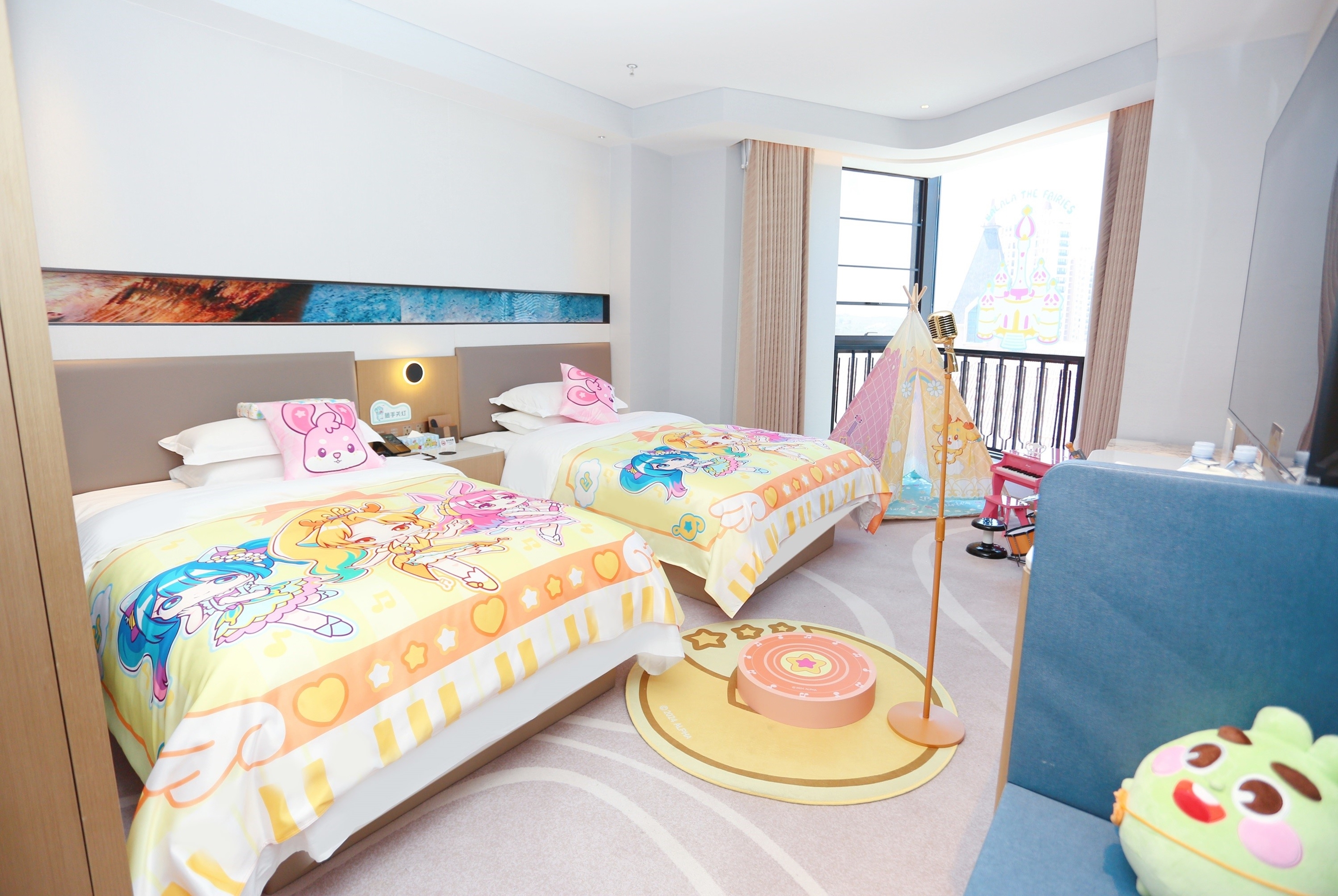 Guest room at the Wyndham Garden Weihai Dream Sea in Weihai, Other than US/Canada