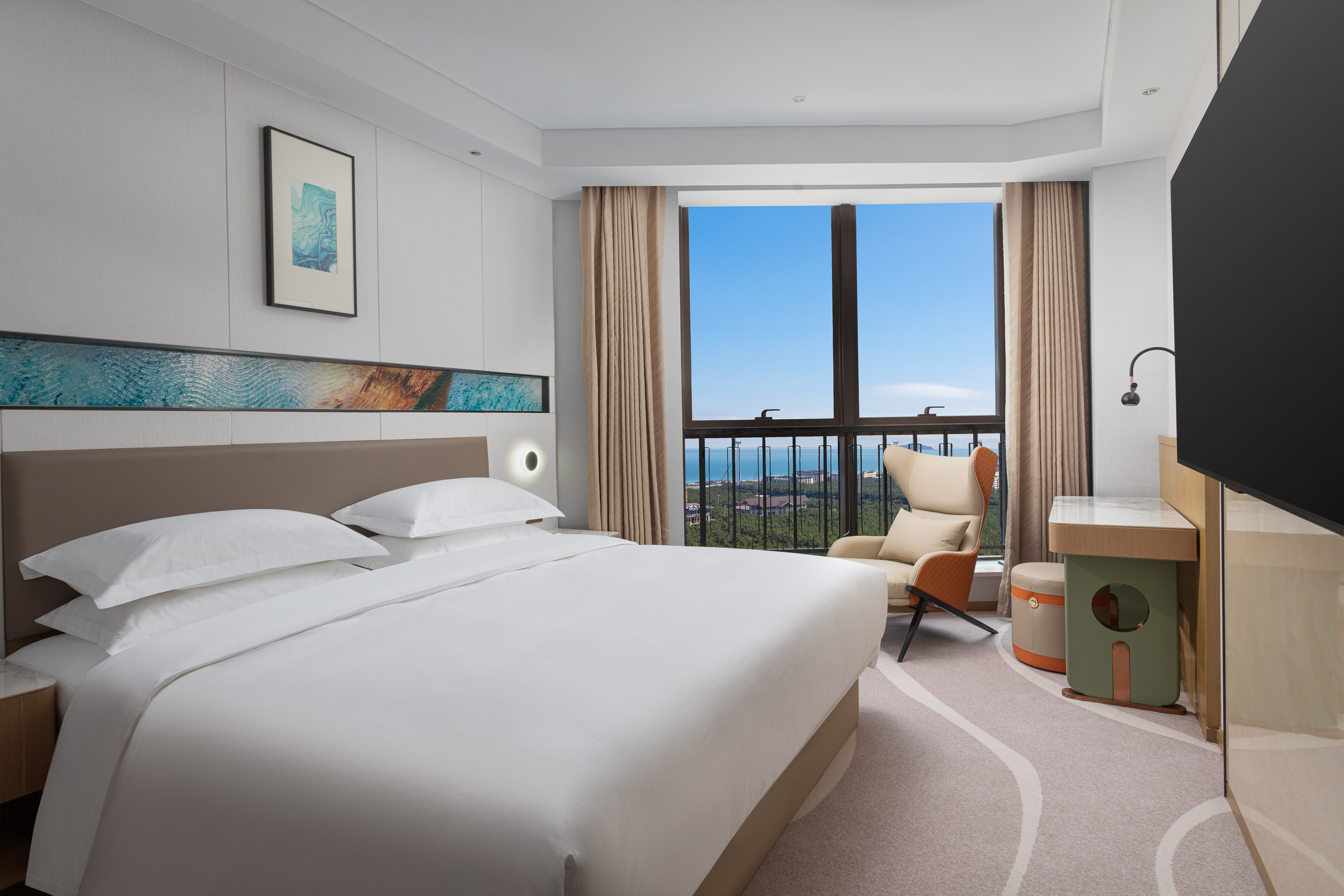 Guest room at the Wyndham Garden Weihai Dream Sea in Weihai, Other than US/Canada